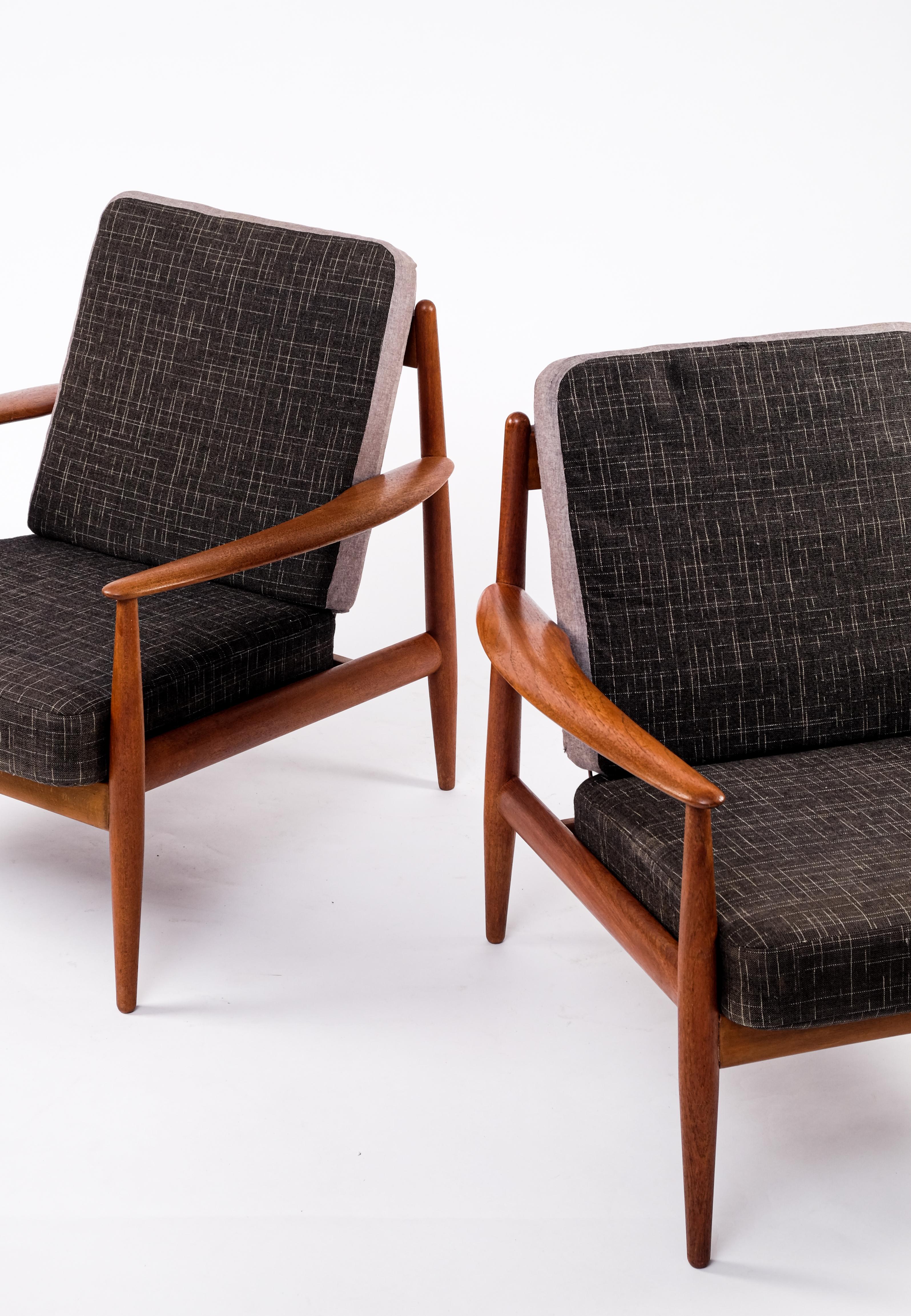 Pair of Grete Jalk Easy Chairs, Denmark, 1960s In Good Condition For Sale In Stockholm, SE
