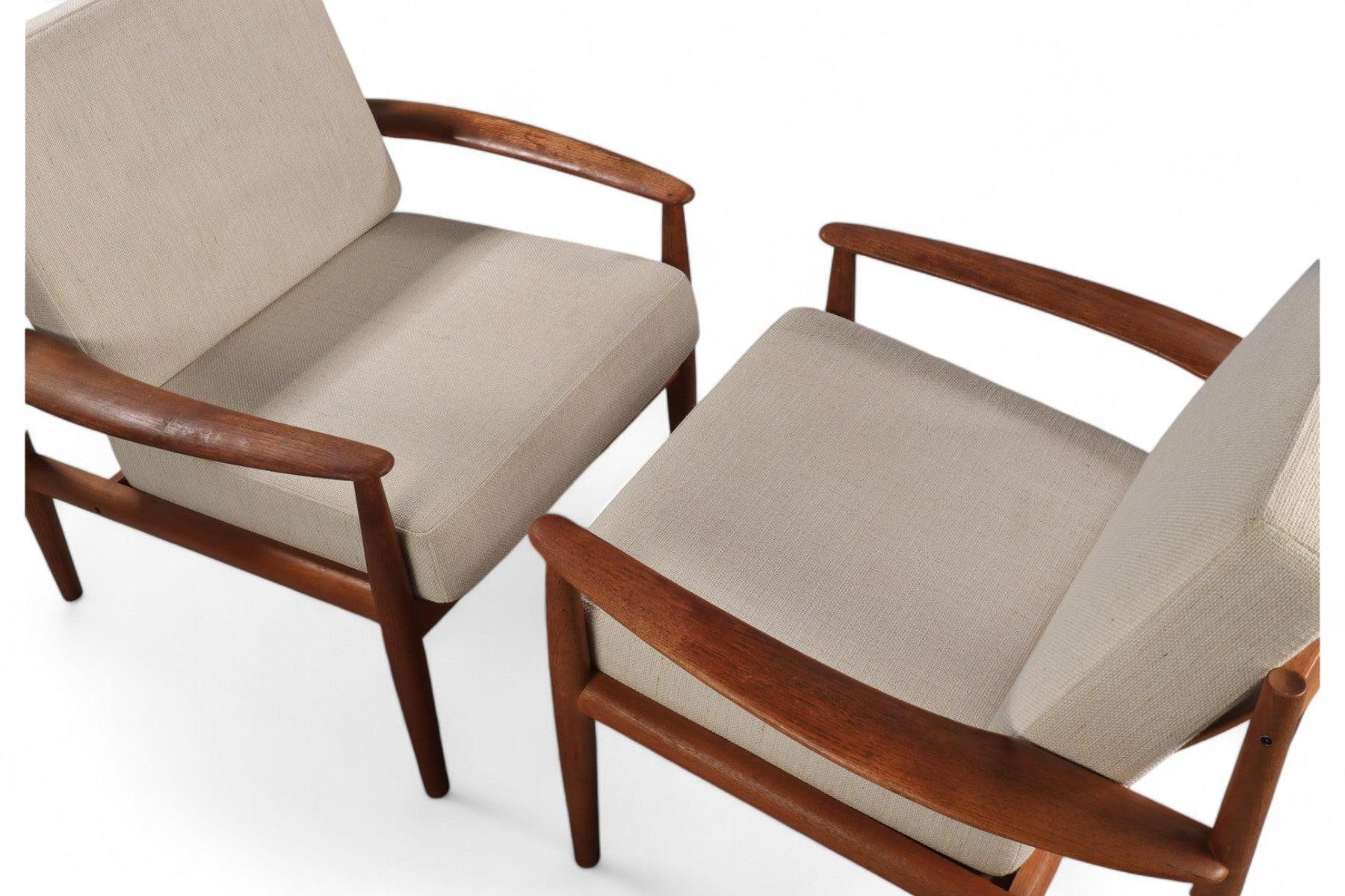 Mid-Century Modern Paire de chaises longues F118 de Grete Jalk en teck en vente