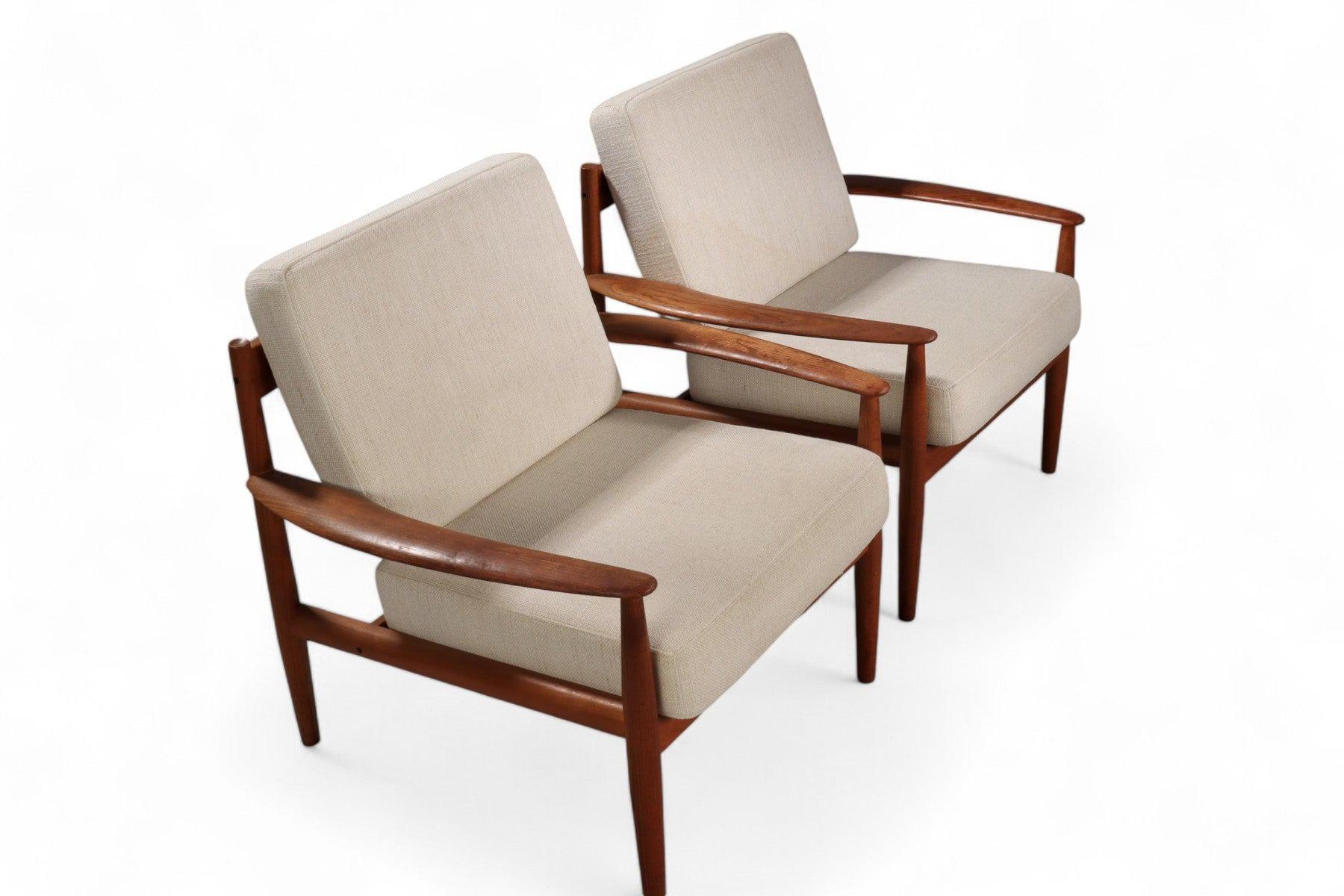 Paire de chaises longues F118 de Grete Jalk en teck Bon état - En vente à Berkeley, CA
