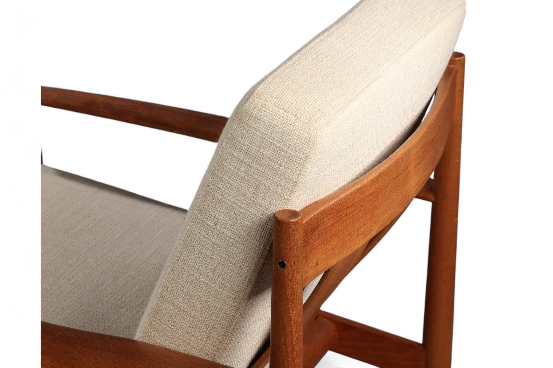 Laine Paire de chaises longues F118 de Grete Jalk en teck en vente