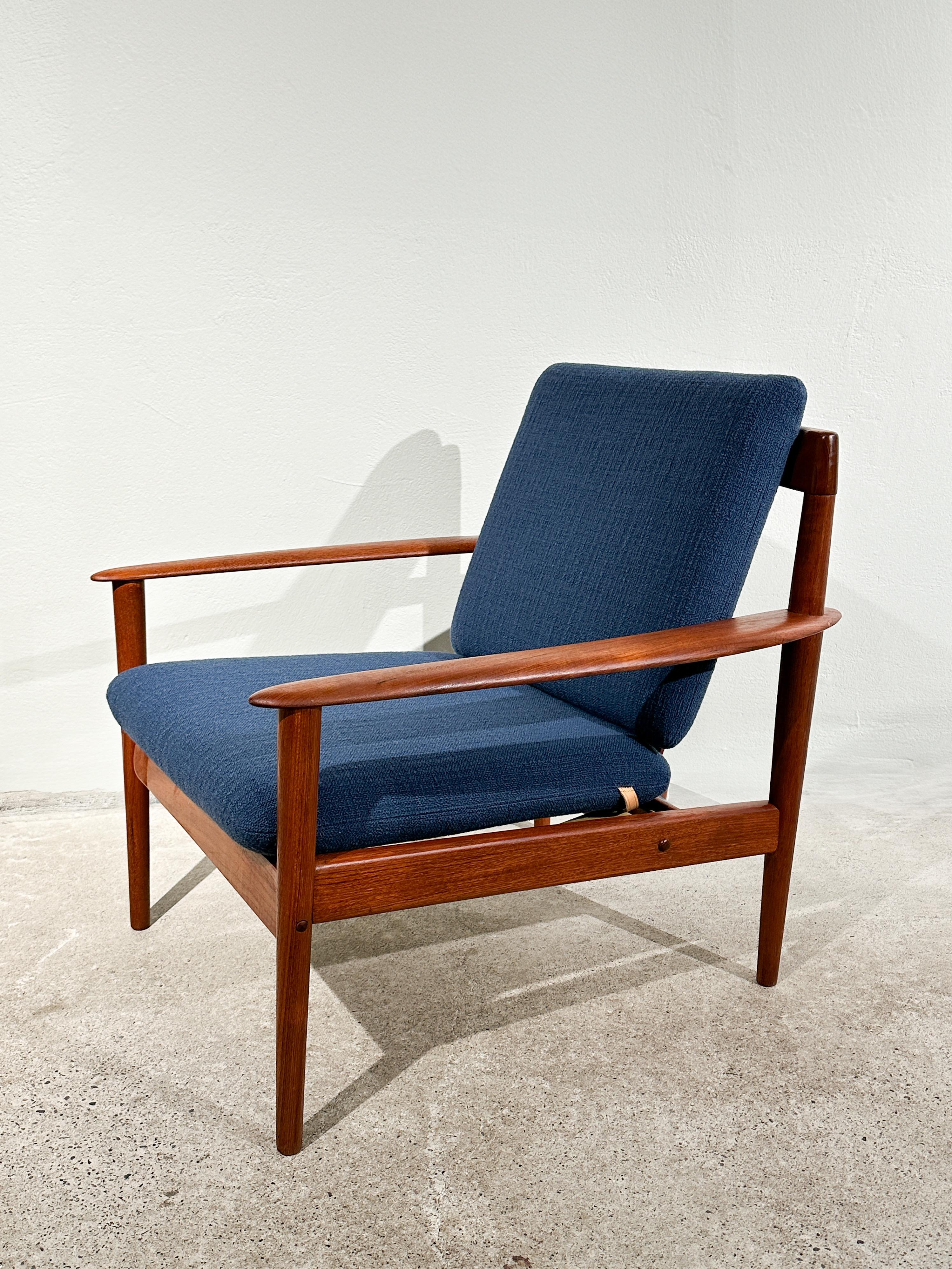 Danois Paire de chaises longues Grete Jalk Teck P Jeppesen Danemark Dedar 1960s en vente