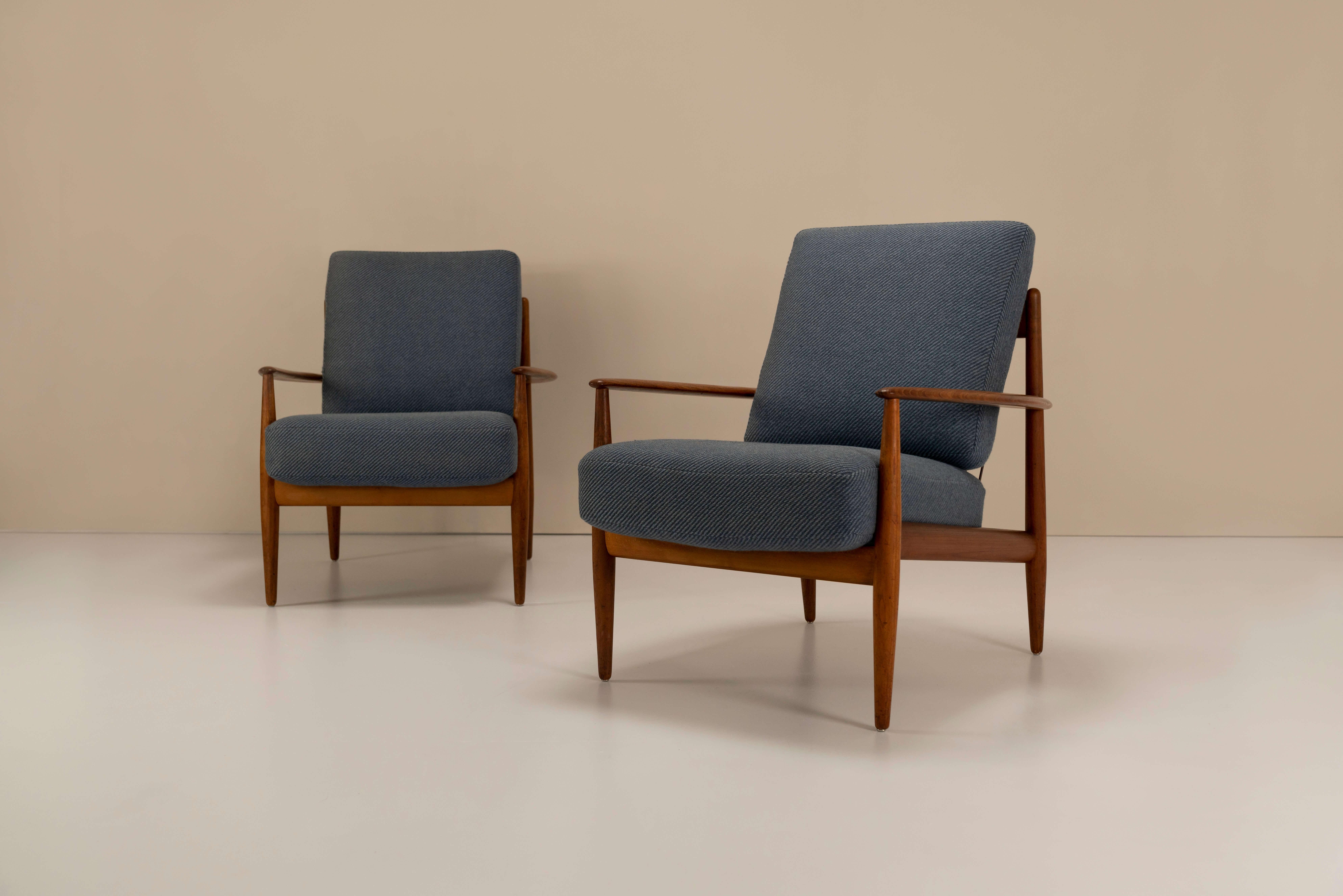 Scandinavian Modern Pair of Grete Jalk Model 118 armchairs in Teak for France & Daverkosen, 1950s For Sale