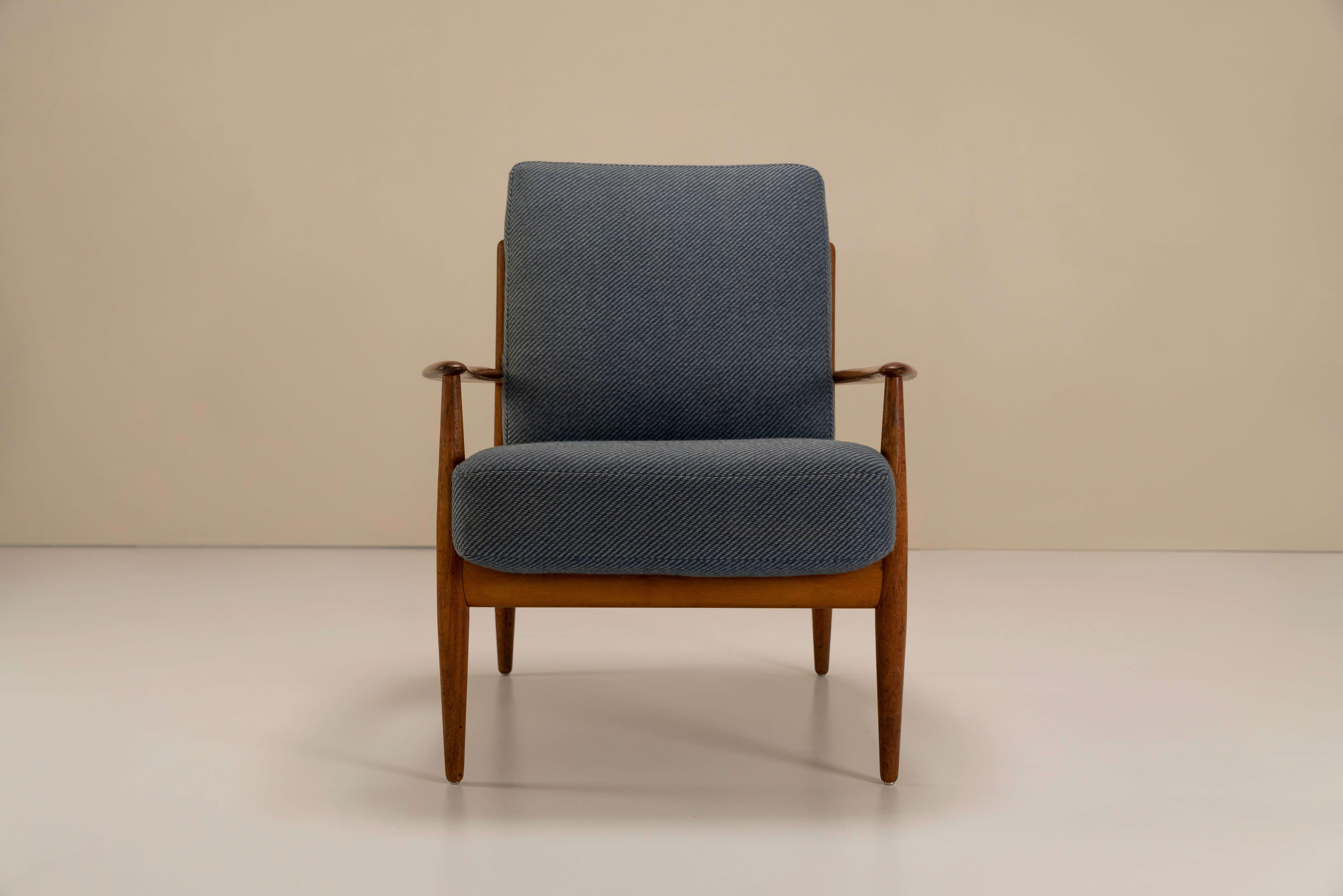 Fabric Pair of Grete Jalk Model 118 armchairs in Teak for France & Daverkosen, 1950s For Sale