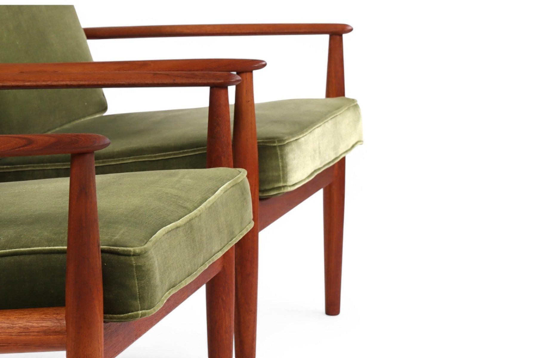 Paire de chaises longues en teck Grete Jalk Model No 118 Bon état - En vente à Berkeley, CA