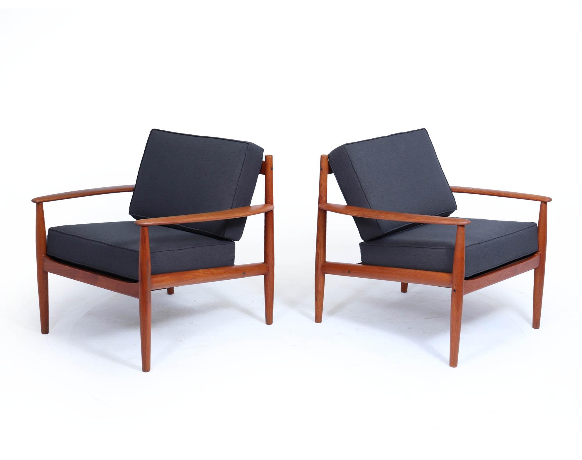 Mid-Century Modern Paire de chaises longues en teck Grete Jalk pour France & Søn en vente