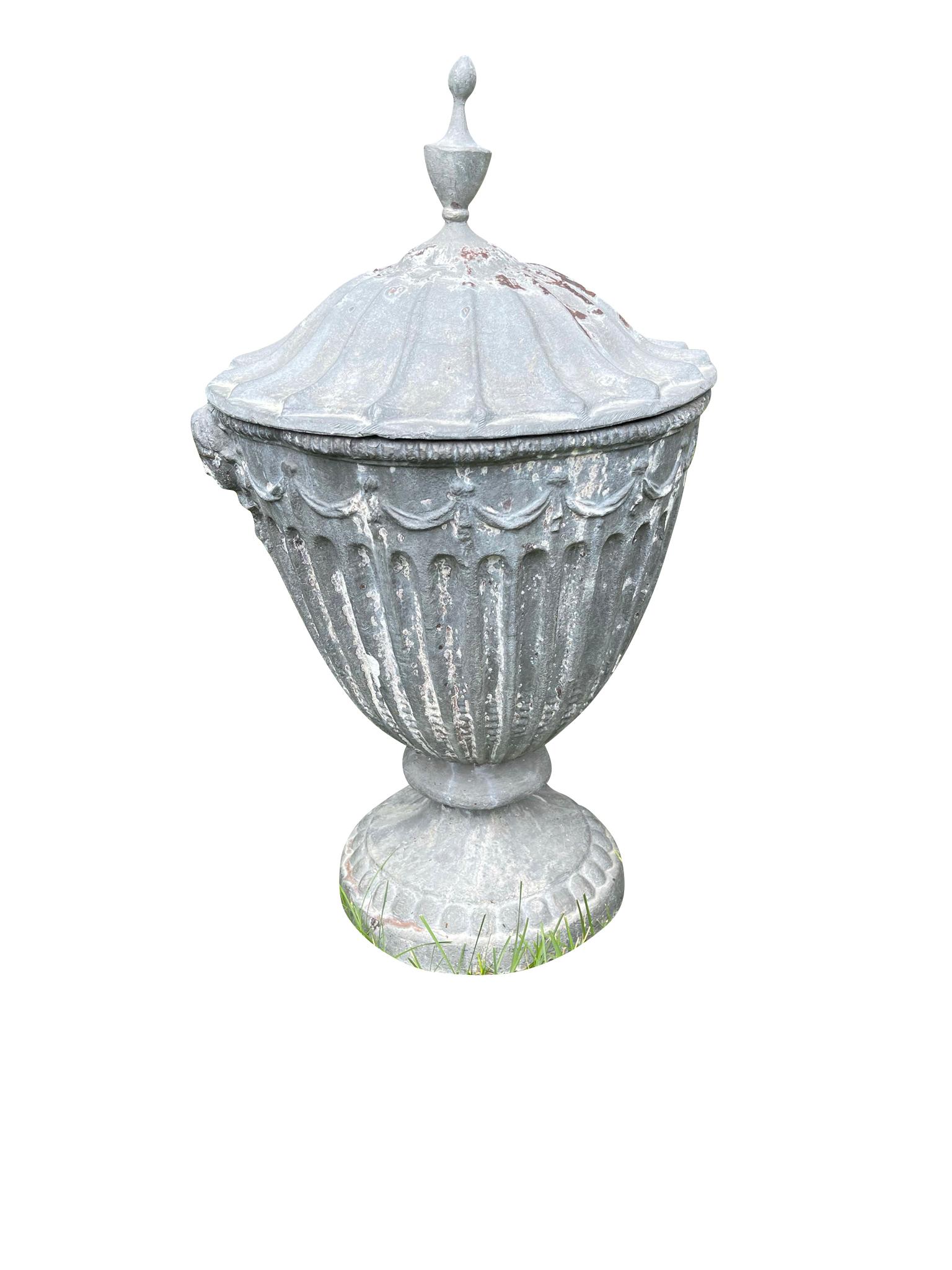 19th Century English Classical Pair of Lead Garden Urns with Covers Grey  For Sale 1