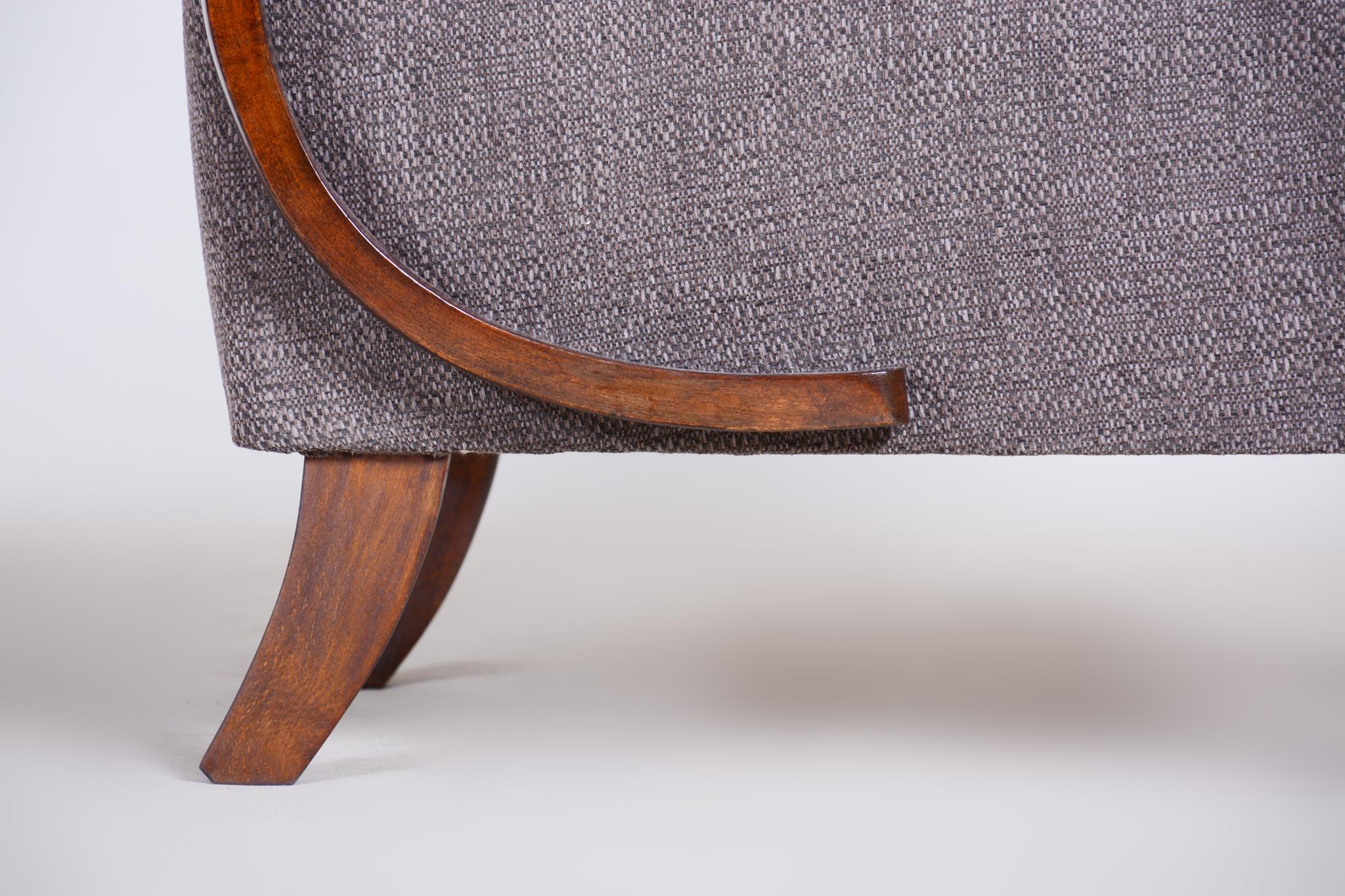 Paire de fauteuils Art déco gris fabriqués dans les années 1930, entièrement remis à neuf en hêtre en vente 6