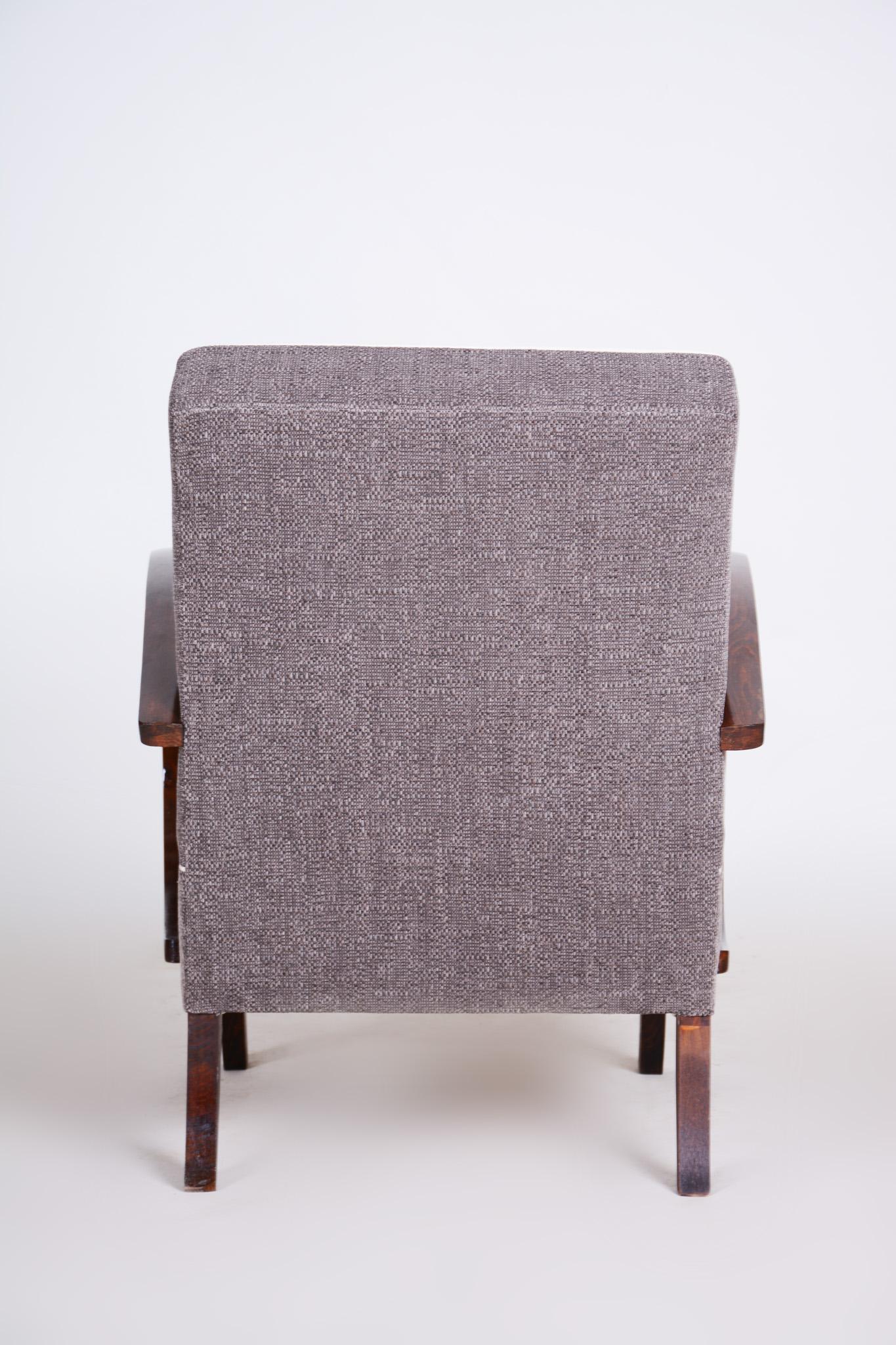 Paire de fauteuils Art déco gris fabriqués dans les années 1930, entièrement remis à neuf en hêtre en vente 10
