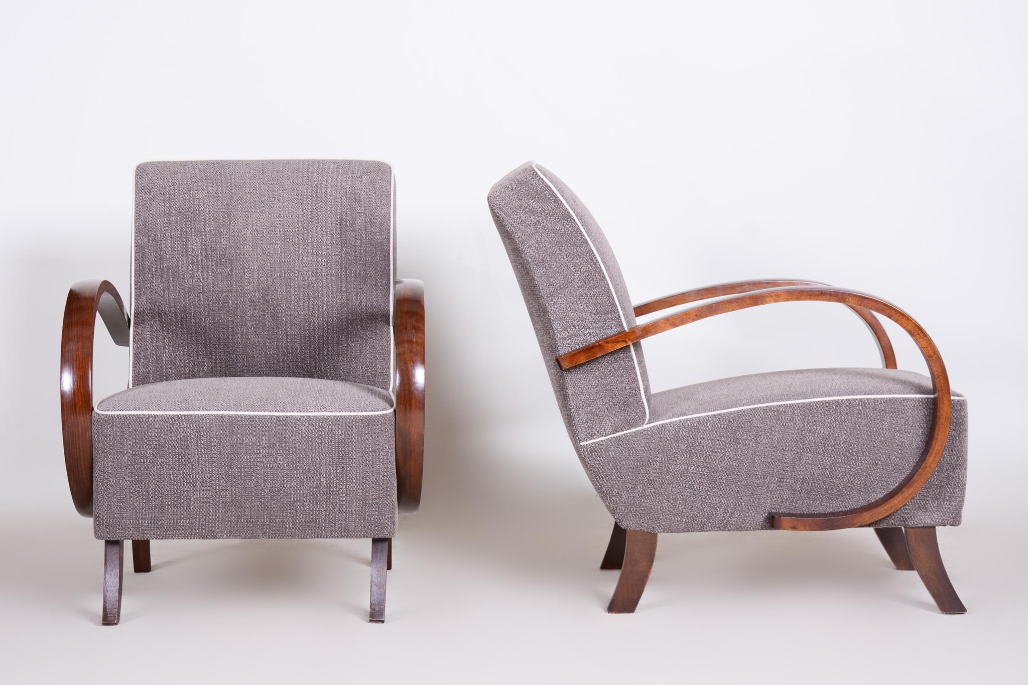Tchèque Paire de fauteuils Art déco gris fabriqués dans les années 1930, entièrement remis à neuf en hêtre en vente