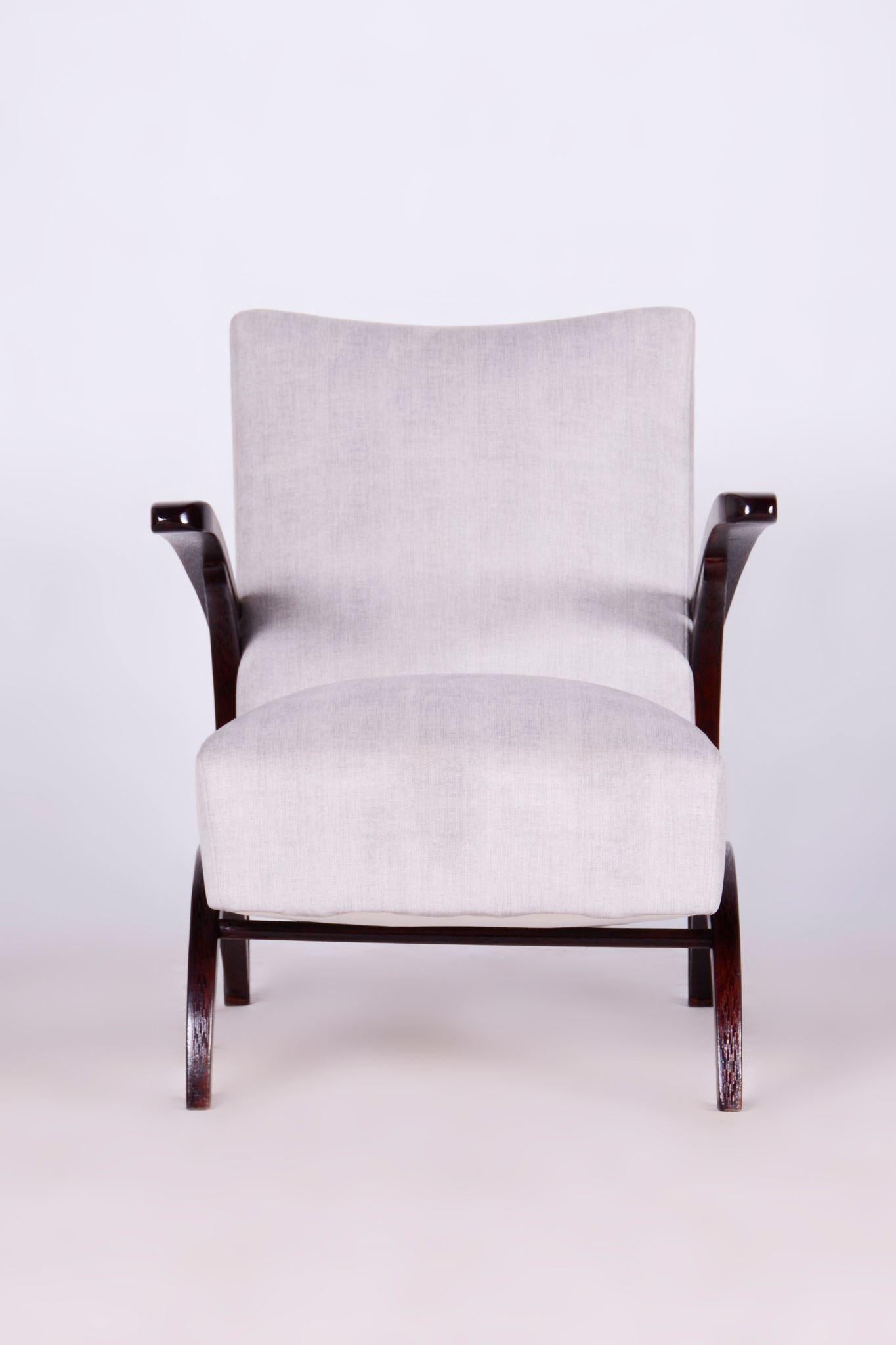 Paire de fauteuils Art Déco en hêtre gris, Jindrich Halabala, UP Zavody, années 1930 Bon état - En vente à Horomerice, CZ