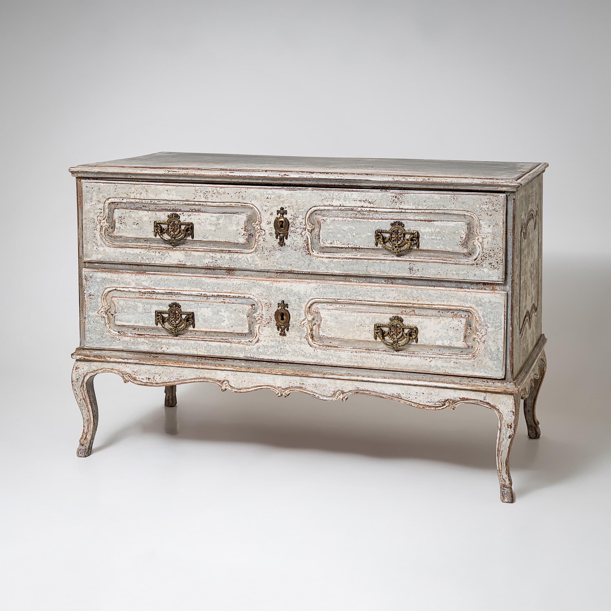Paar graue Barockkommoden, um 1780 (Spätes 18. Jahrhundert) im Angebot