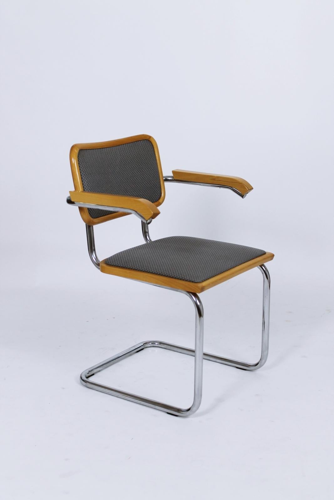Bauhaus Pair of Grey Cesca Cantilever Armchairs by Marcel Breuer 1990s Made in Italy For Sale