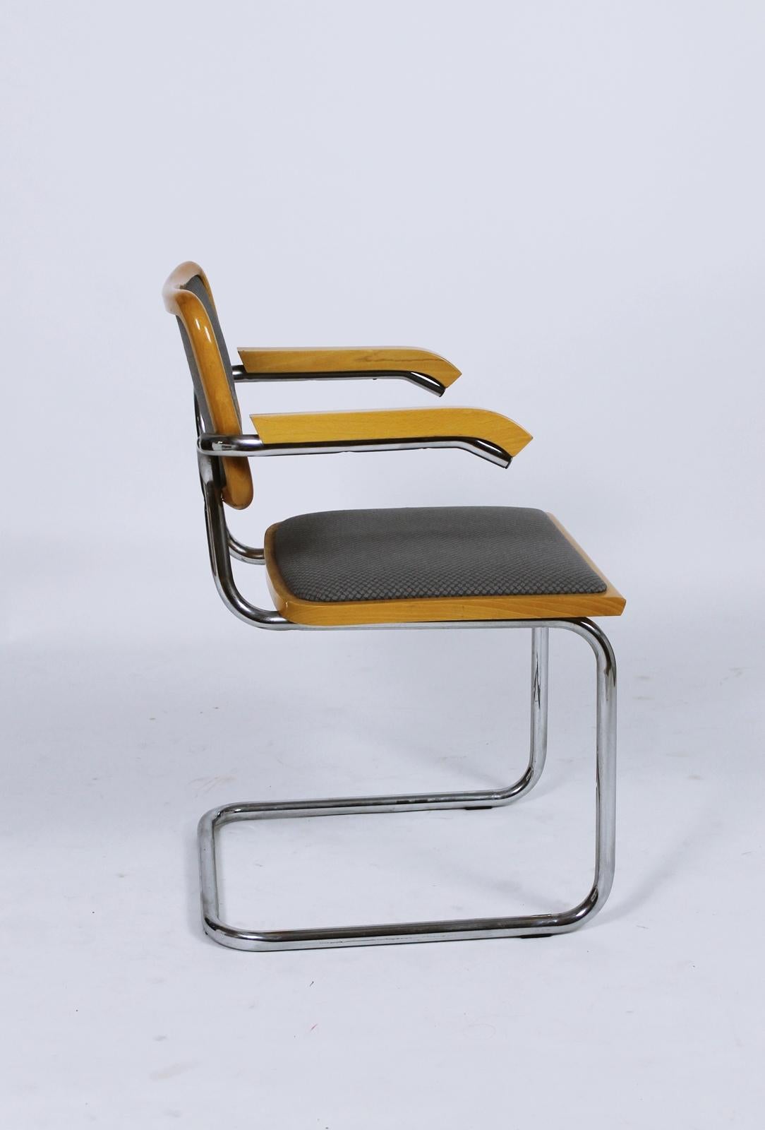 Italian Pair of Grey Cesca Cantilever Armchairs by Marcel Breuer 1990s Made in Italy For Sale