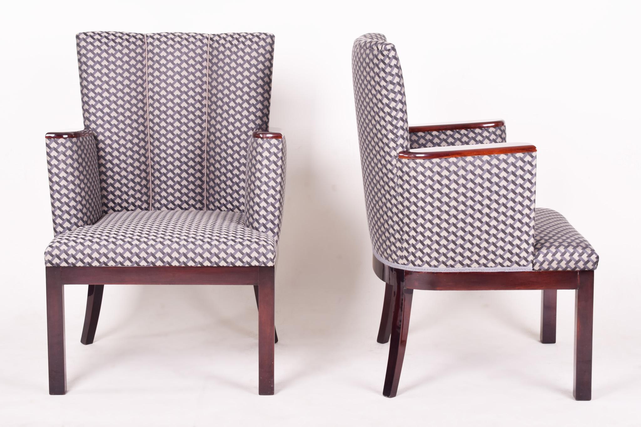 Czech Pair of Grey French Art Deco Armchairs, Newly Upholstered, High Gloss, 1920s For Sale