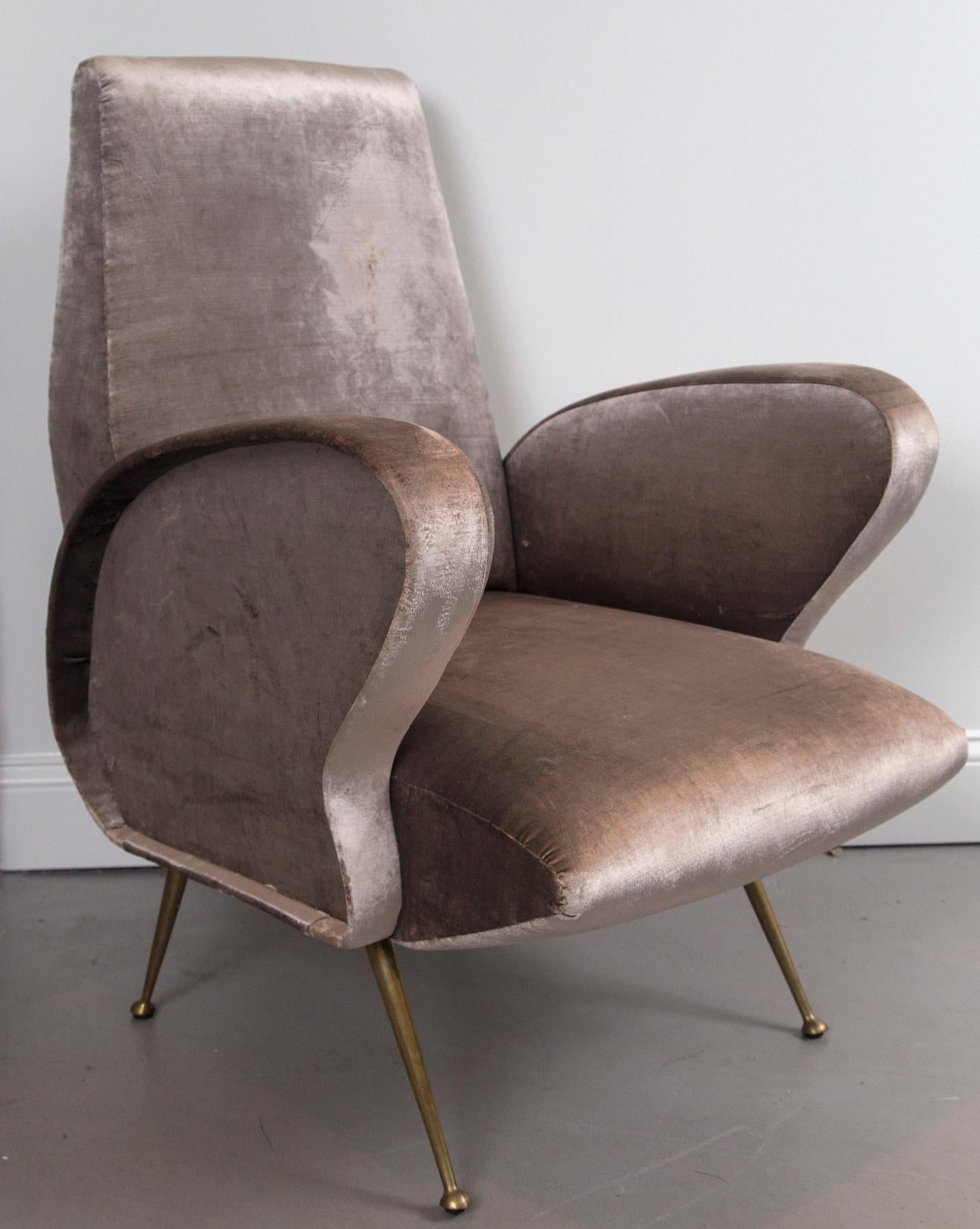 Mid-Century Modern Pair of Grey Italian Silk Velvet Chairs, in the Style of Gio Ponti For Sale