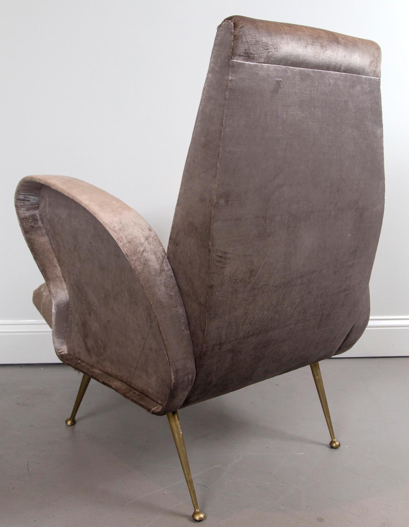 Pair of Grey Italian Silk Velvet Chairs, in the Style of Gio Ponti For Sale 1