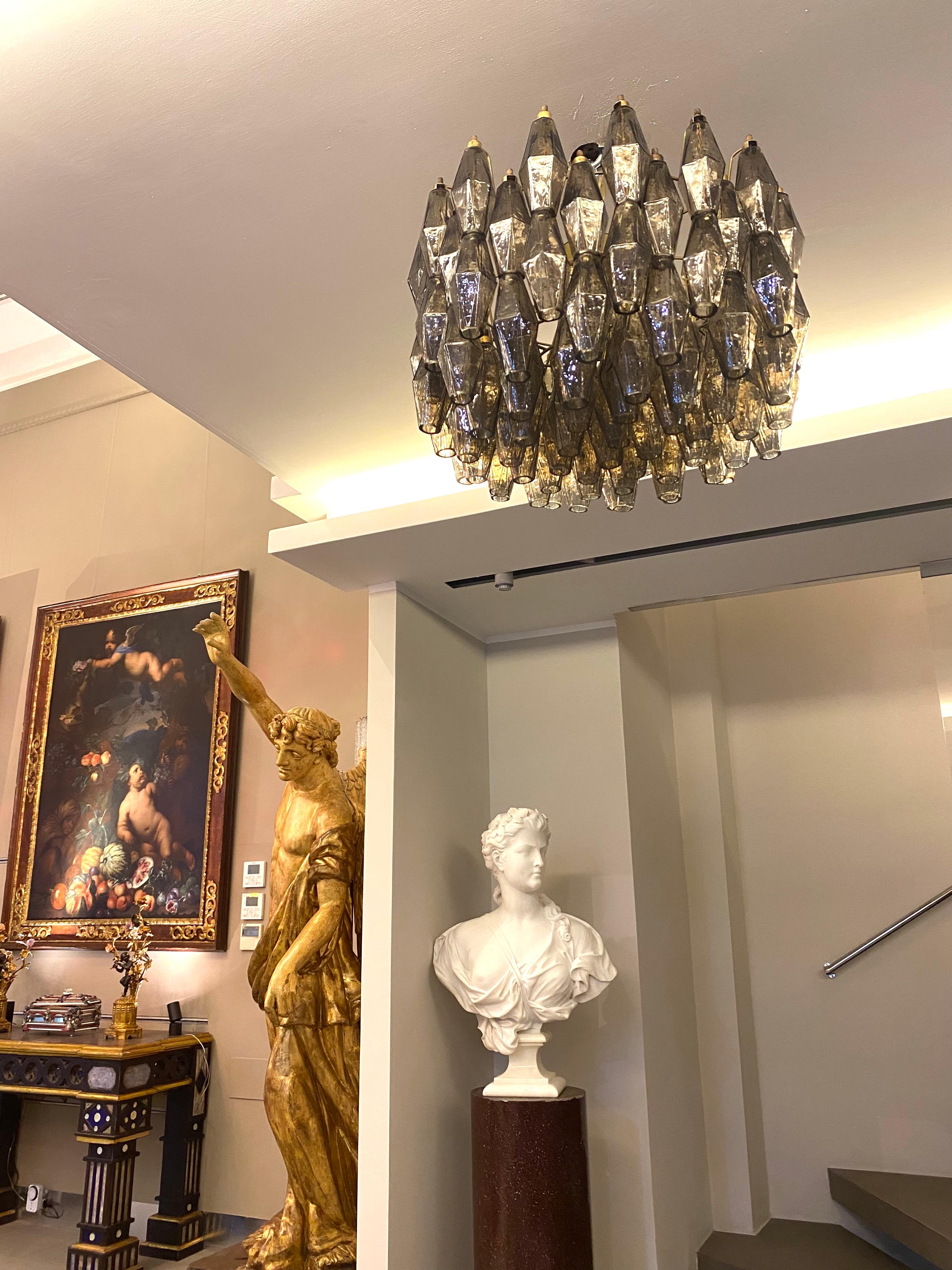 Coppia di lampadari in vetro di Murano Poliedri grigio in stile Carlo Scarpa in vendita 4