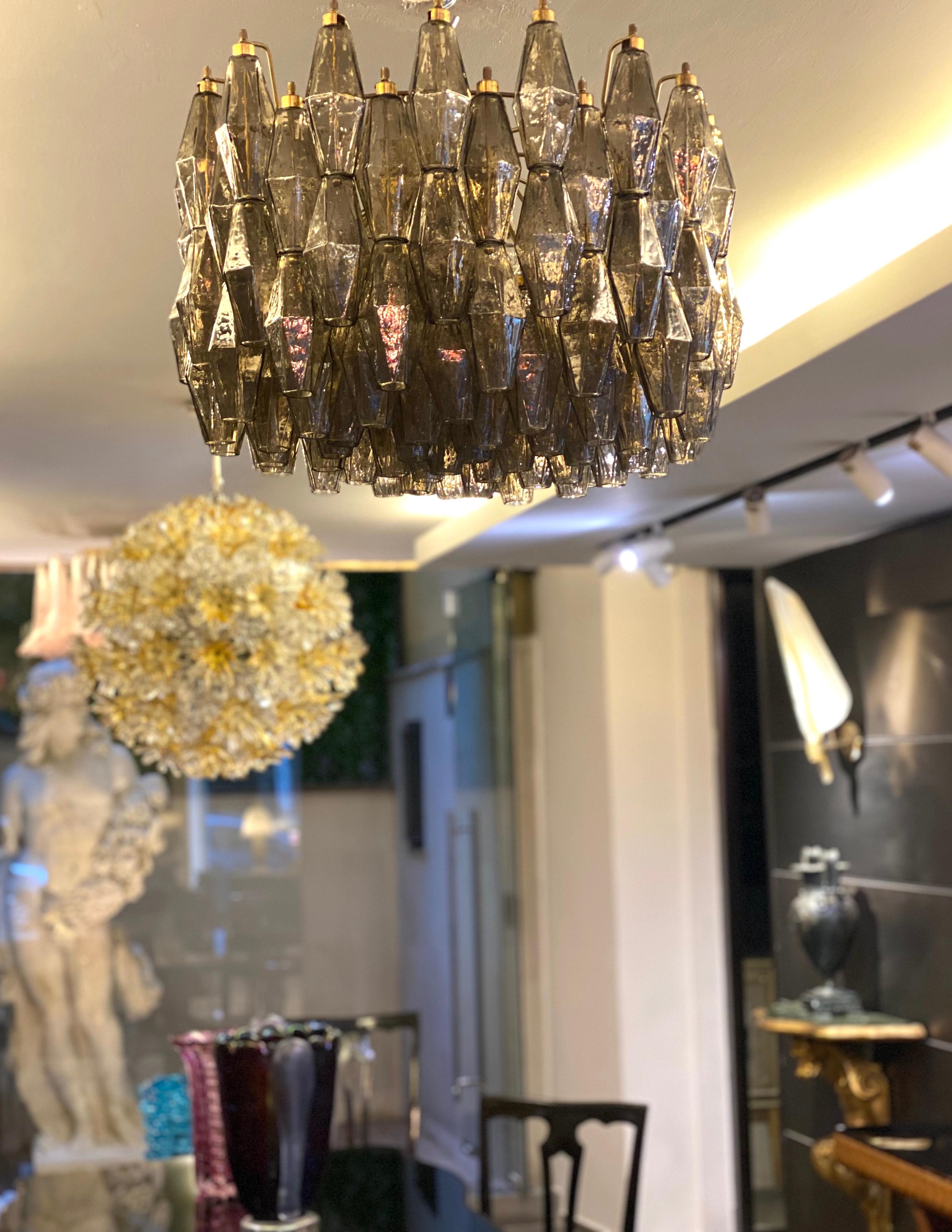 Coppia di lampadari in vetro di Murano Poliedri grigio in stile Carlo Scarpa in vendita 5