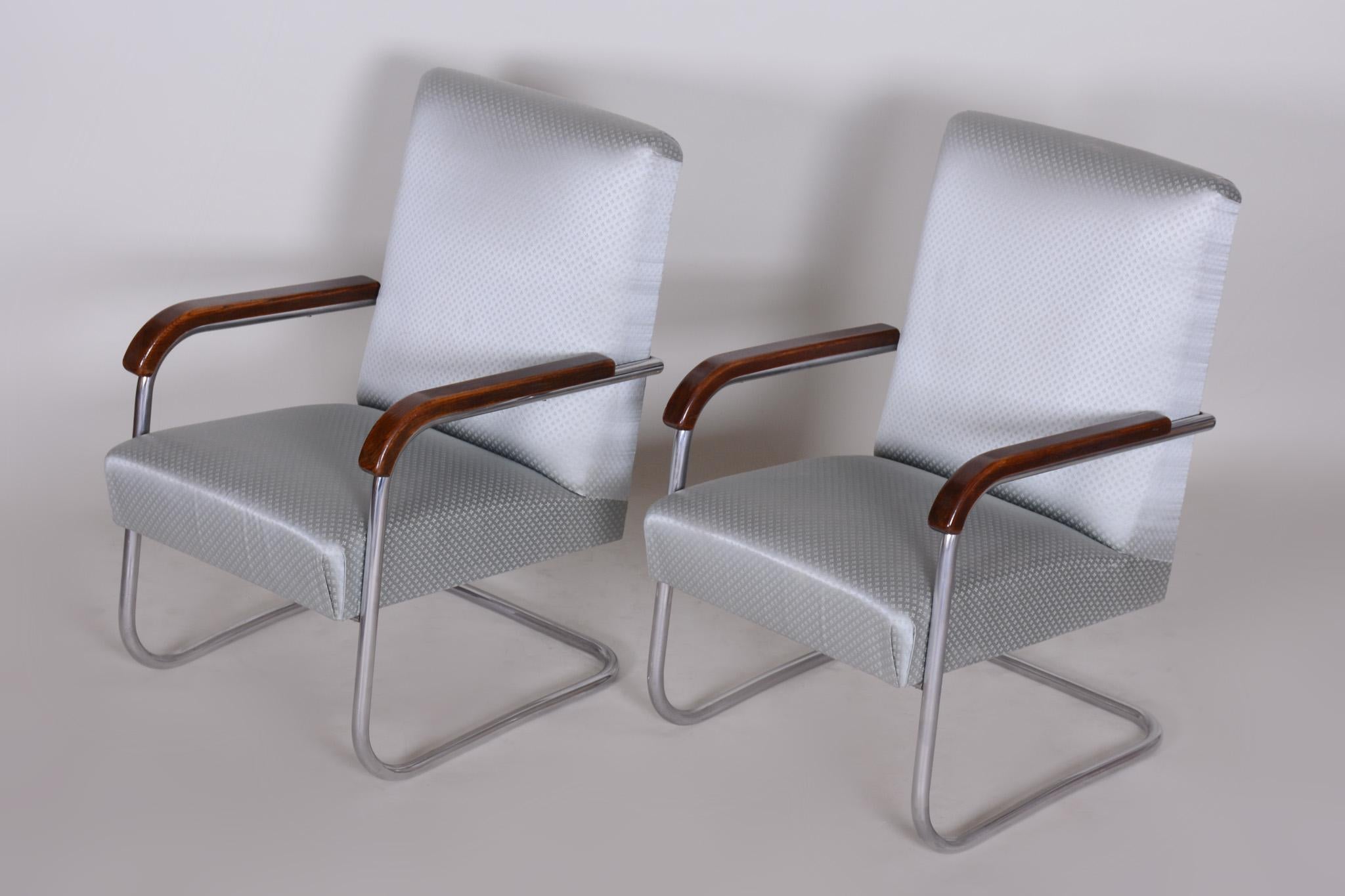 Pair of Grey Restored Tubular Thonet Armchairs by Anton Lorenz, 1930s In Good Condition For Sale In Horomerice, CZ