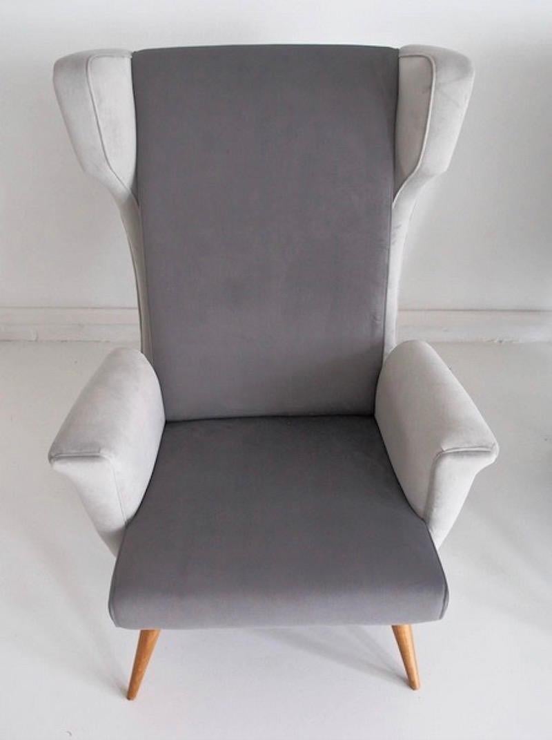 Mid-Century Modern Pair of Grey Velvet Armchairs in the Style of Gio Ponti