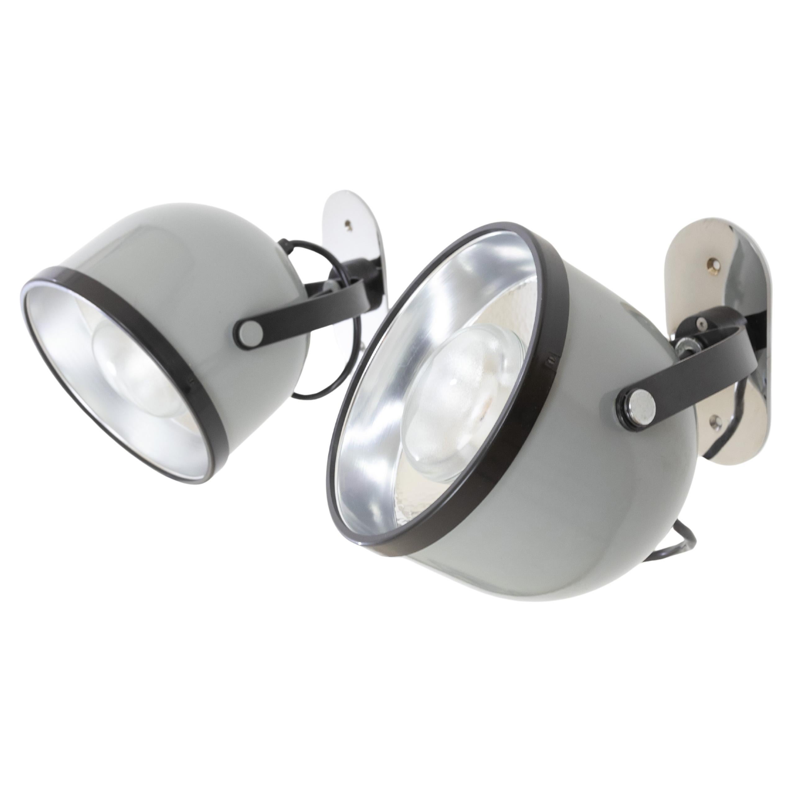 Paire d'appliques grises de Gae Aulenti et Livio Castiglioni pour Stilnovo, 1970
