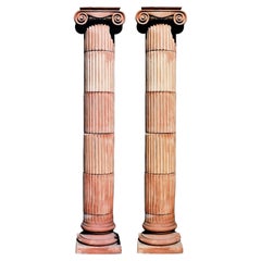 PAR DE COLUMNAS DE TERRACOTTA IÓNICA ROCORADA H 295 CM CON DOS CAPITALES Siglo XXI