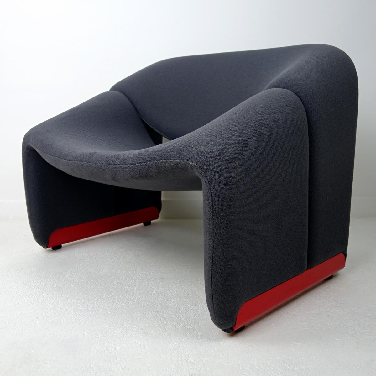 Pair of Groovy Chairs Grey Fabric and Red Feet by Pierre Paulin for Artifort In Good Condition In Doornspijk, NL
