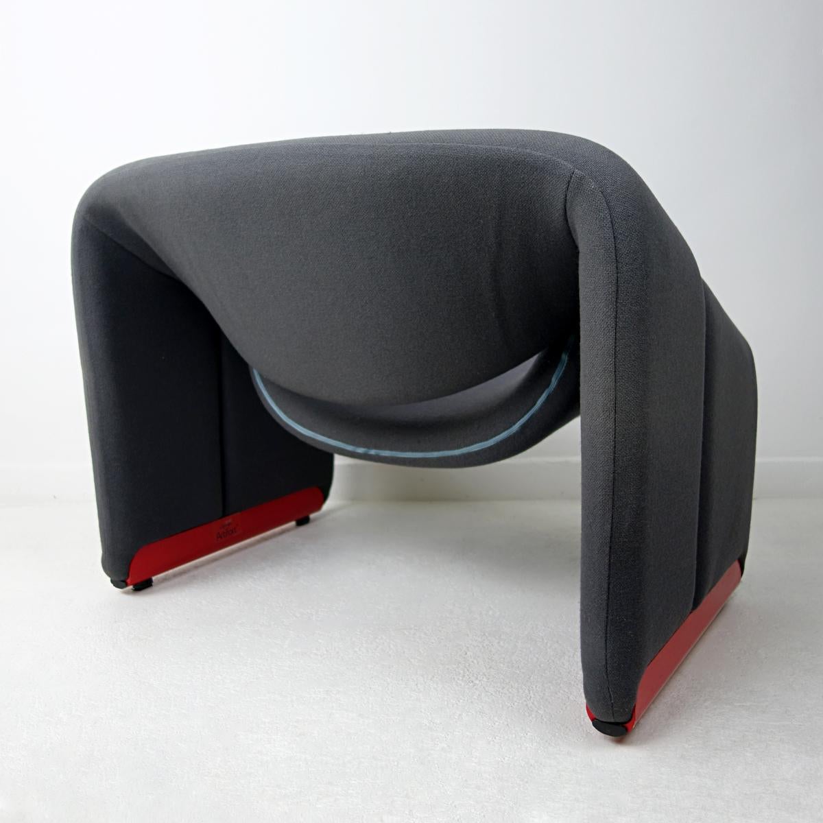 Late 20th Century Pair of Groovy Chairs Grey Fabric and Red Feet by Pierre Paulin for Artifort
