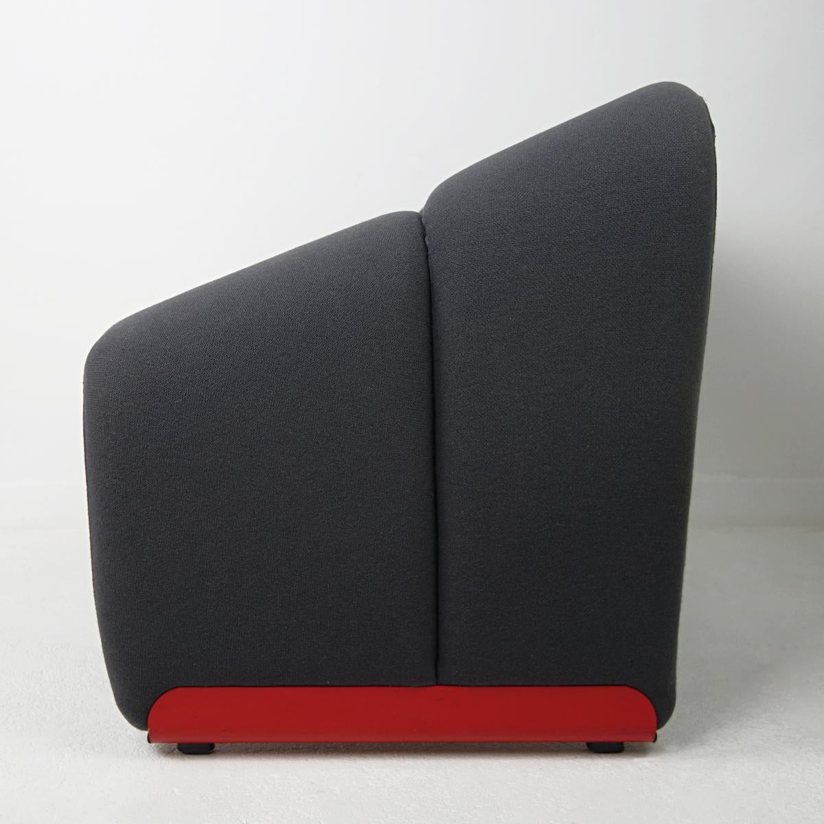 Pair of Groovy Chairs Grey Fabric and Red Feet by Pierre Paulin for Artifort 2