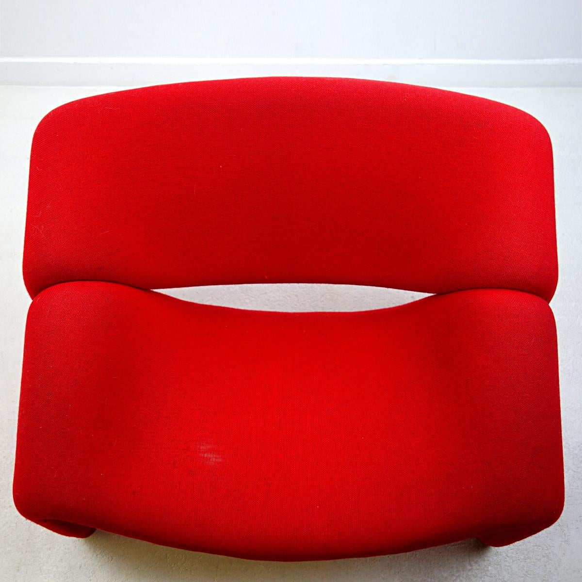 Pair of Groovy Chairs Red Fabric and Grey Feet by Pierre Paulin for Artifort 2