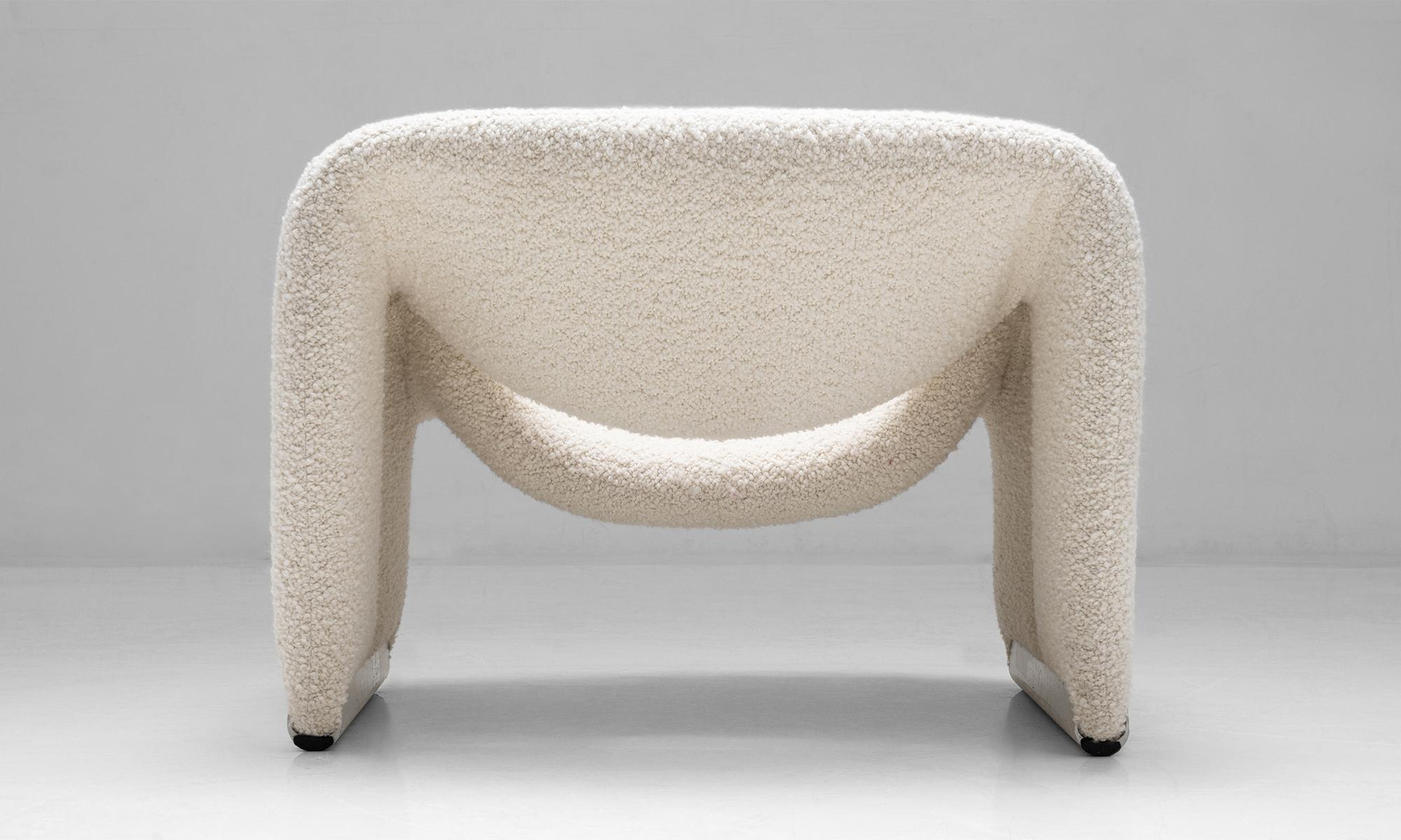 Pair of groovy M-chairs by Pierre Paulin.

Netherlands, Circa 1970.

Beautiful pair of chairs in Creme Wool Boucle, produced by Artifort.

Measures: 33”W X 25.25”D X 25.5”H x 14.5”seat.