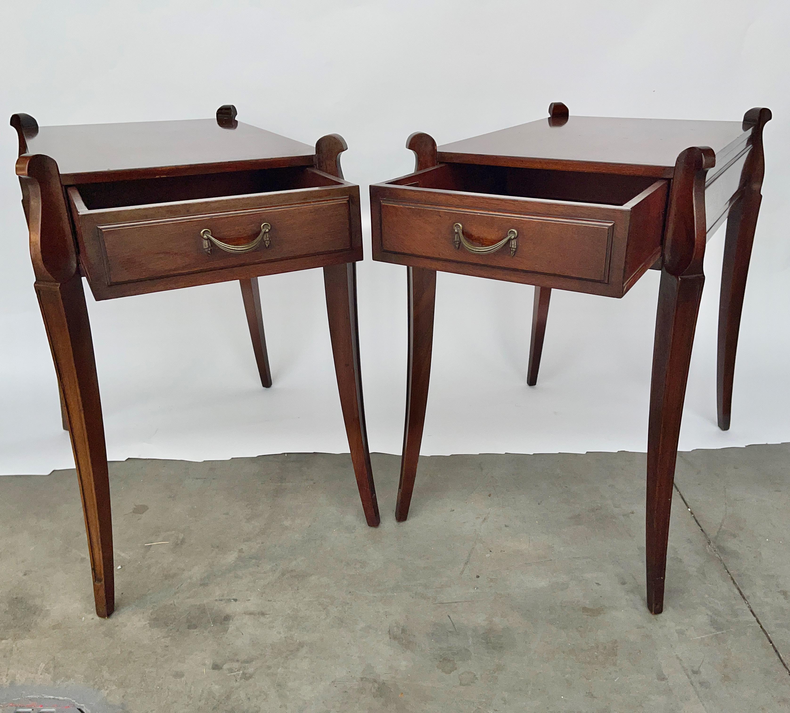 Pair of Grosfeld House No. 3726A Mahogany End Tables In Good Condition For Sale In Hanover, MA
