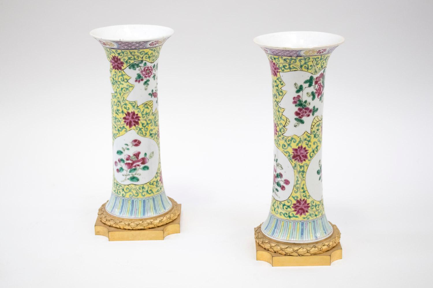 Chinese Export Pair of Gu-Form Pink Porcelain Family Vases, Late 19th Century For Sale