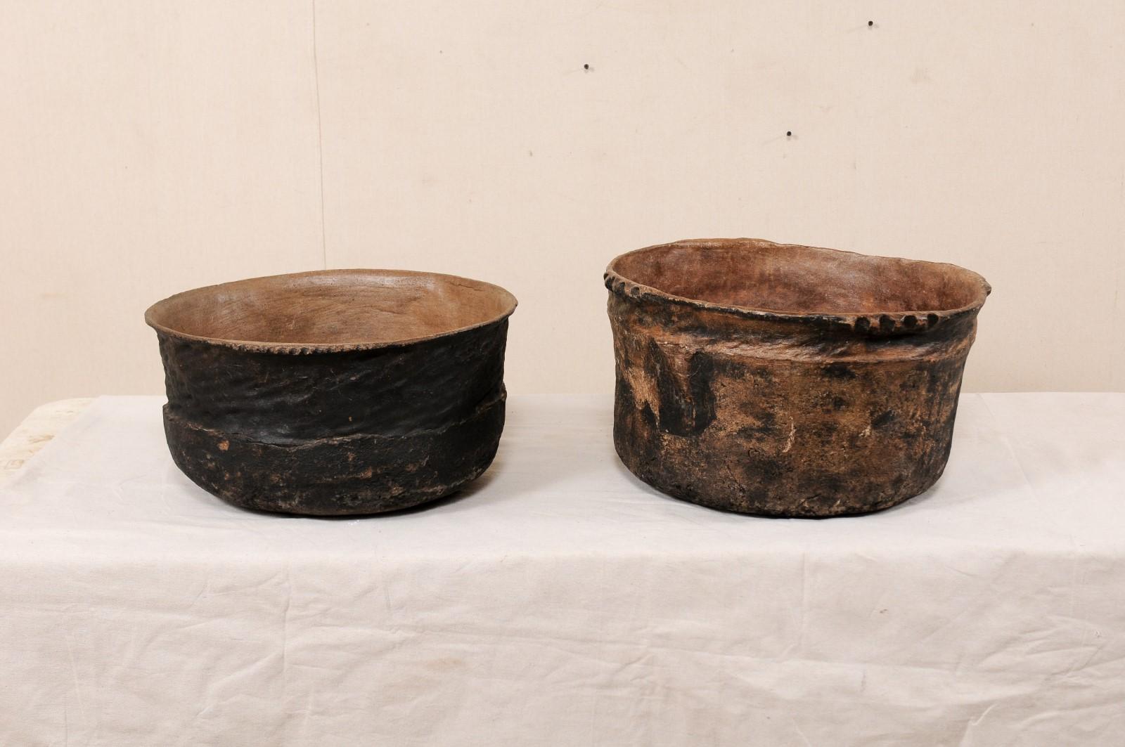 Ein Paar Guatemala-Töpferwaren aus Ton aus Ton aus dem frühen 20. Jahrhundert (Spanisch Kolonial) im Angebot