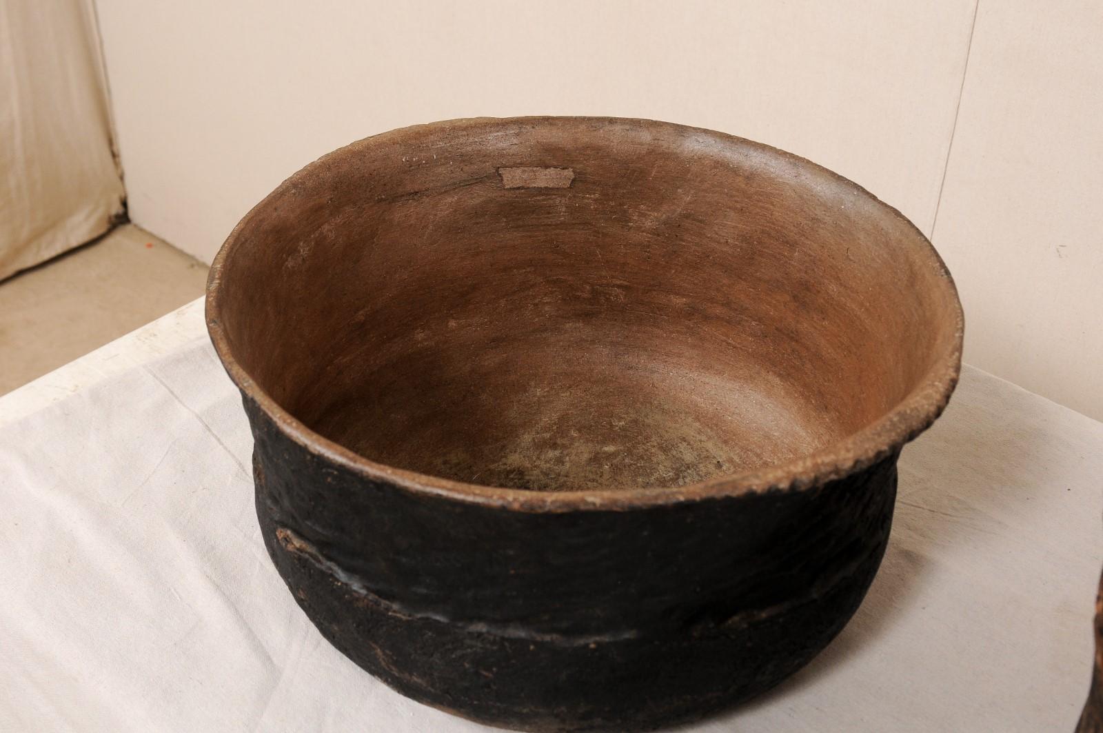 Hand-Crafted Pair of Guatemalan Clay Cooking Pots from the Early 20th Century For Sale