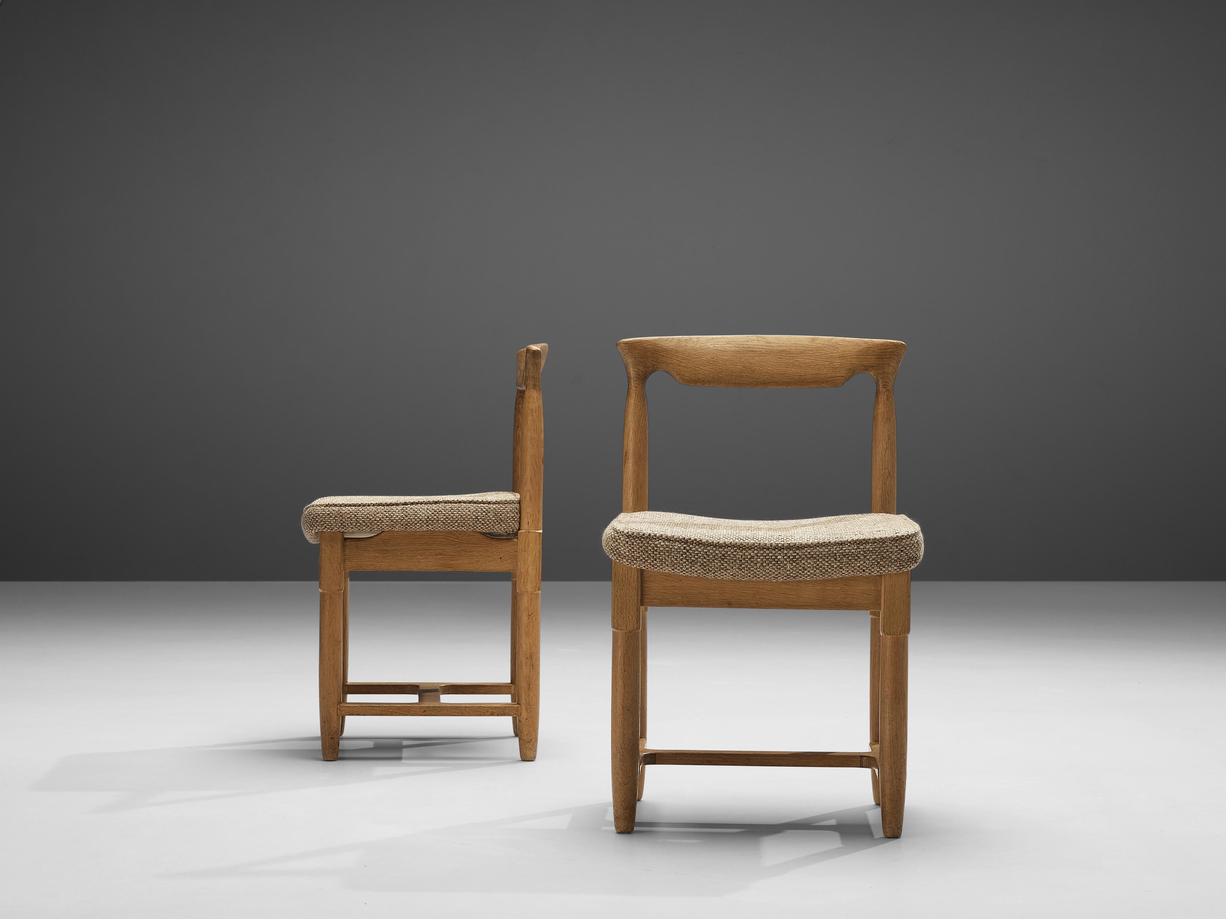 Pair of Guillerme & Chambron Dining Chairs in Solid Oak In Good Condition In Waalwijk, NL