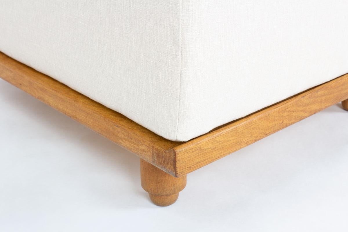 Tissu Paire de fauteuils Guillerme&Chambron en Oak Oak massif, années 1950 - Votre Maison Edition en vente
