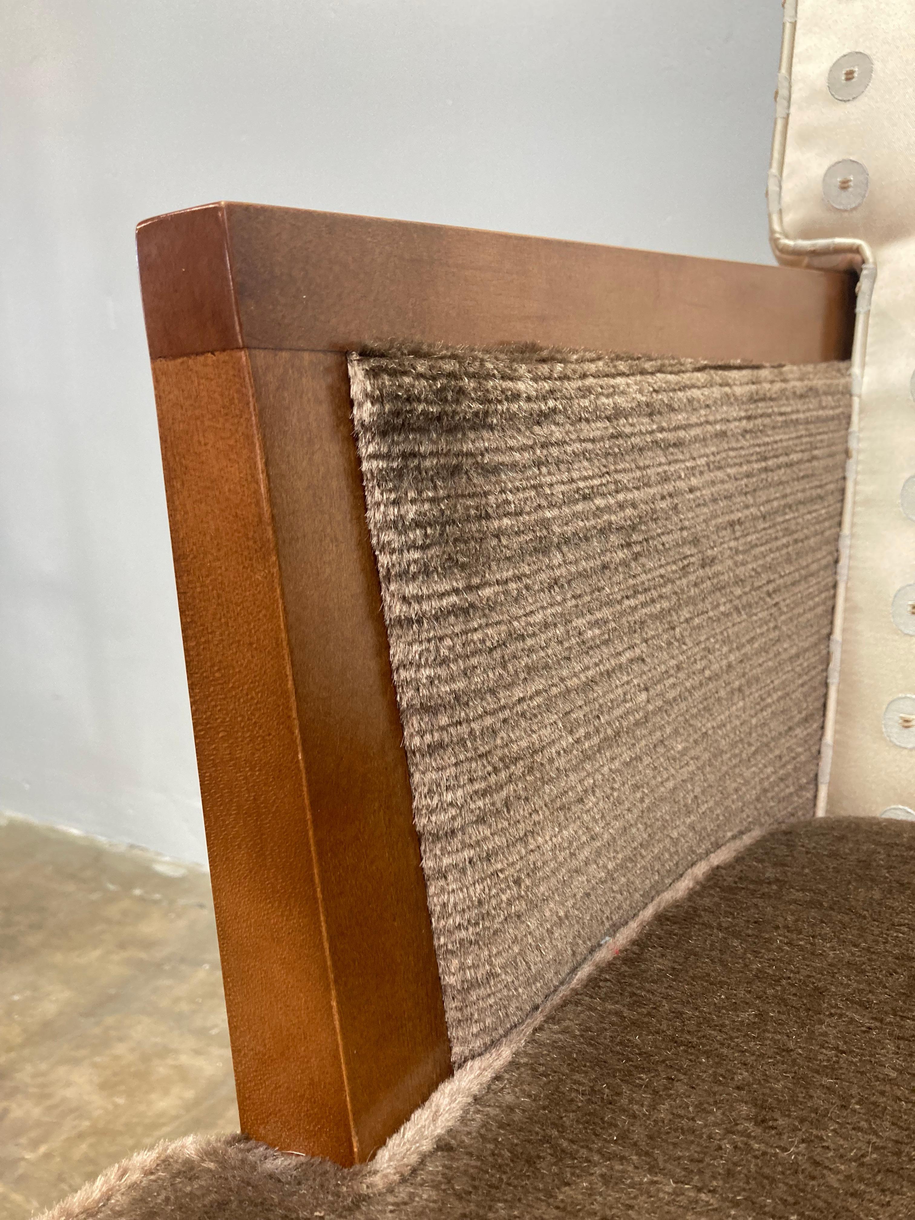 Pair of Gunlocke Co. Art Deco Style Armchairs im Angebot 3