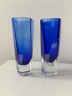 Paire de vases en verre bleu cobalt "Hexagon" de Gunnar Ander, années 1960