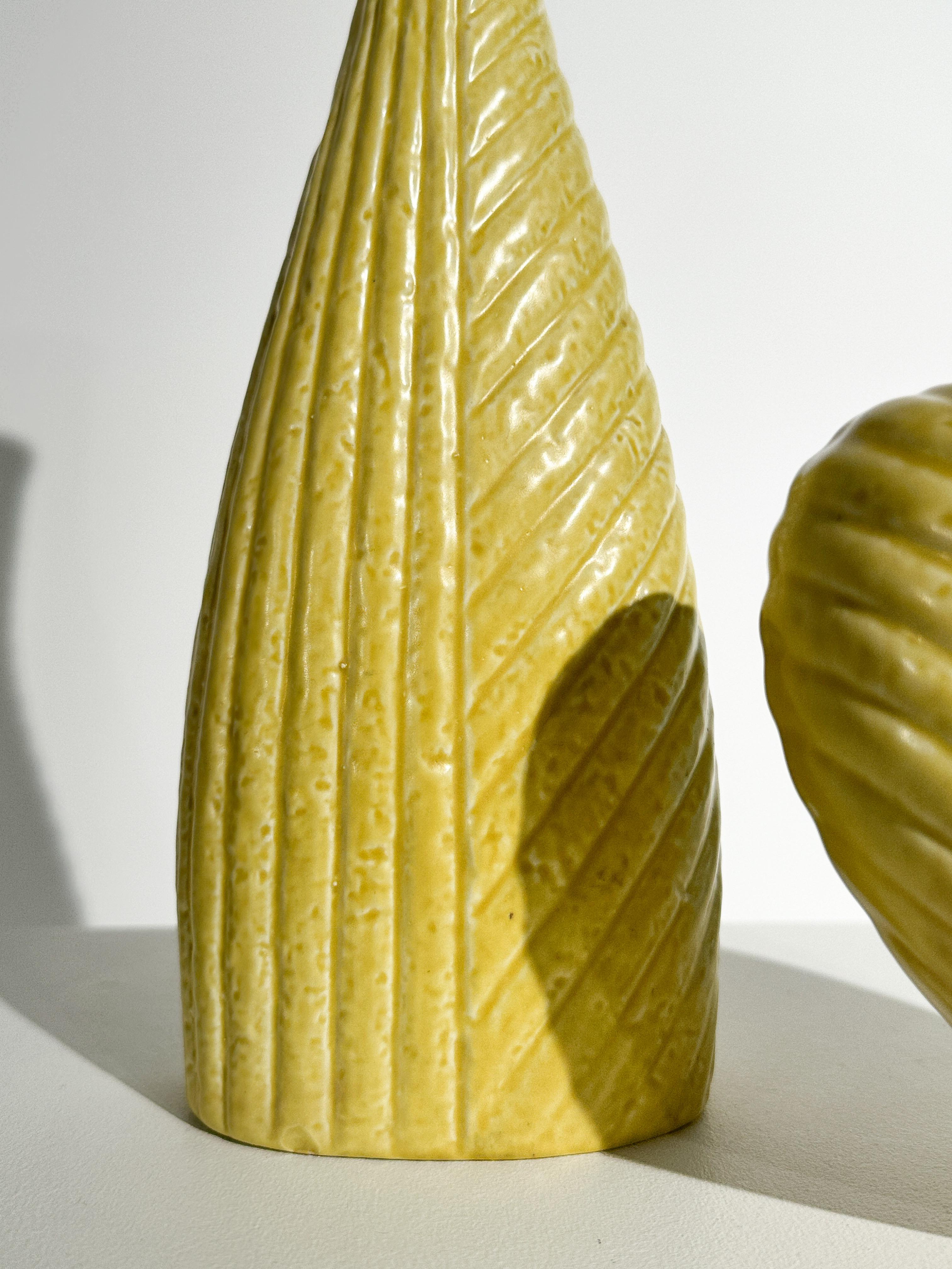 Pareja de jarrones Gunnar Nylund Chamotte Amarillo Rörstrand Suecia Años 60 Gres en venta