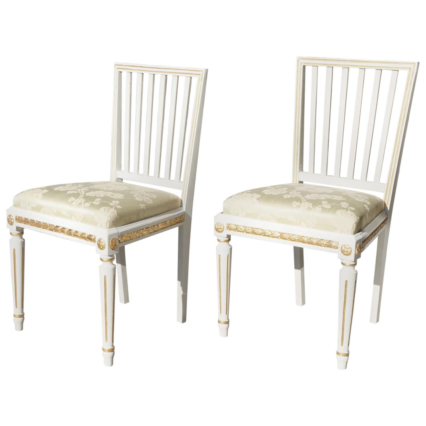 Pair of Gustavian 18th Century Swedish Painted and Gilded Side Chairs For Sale