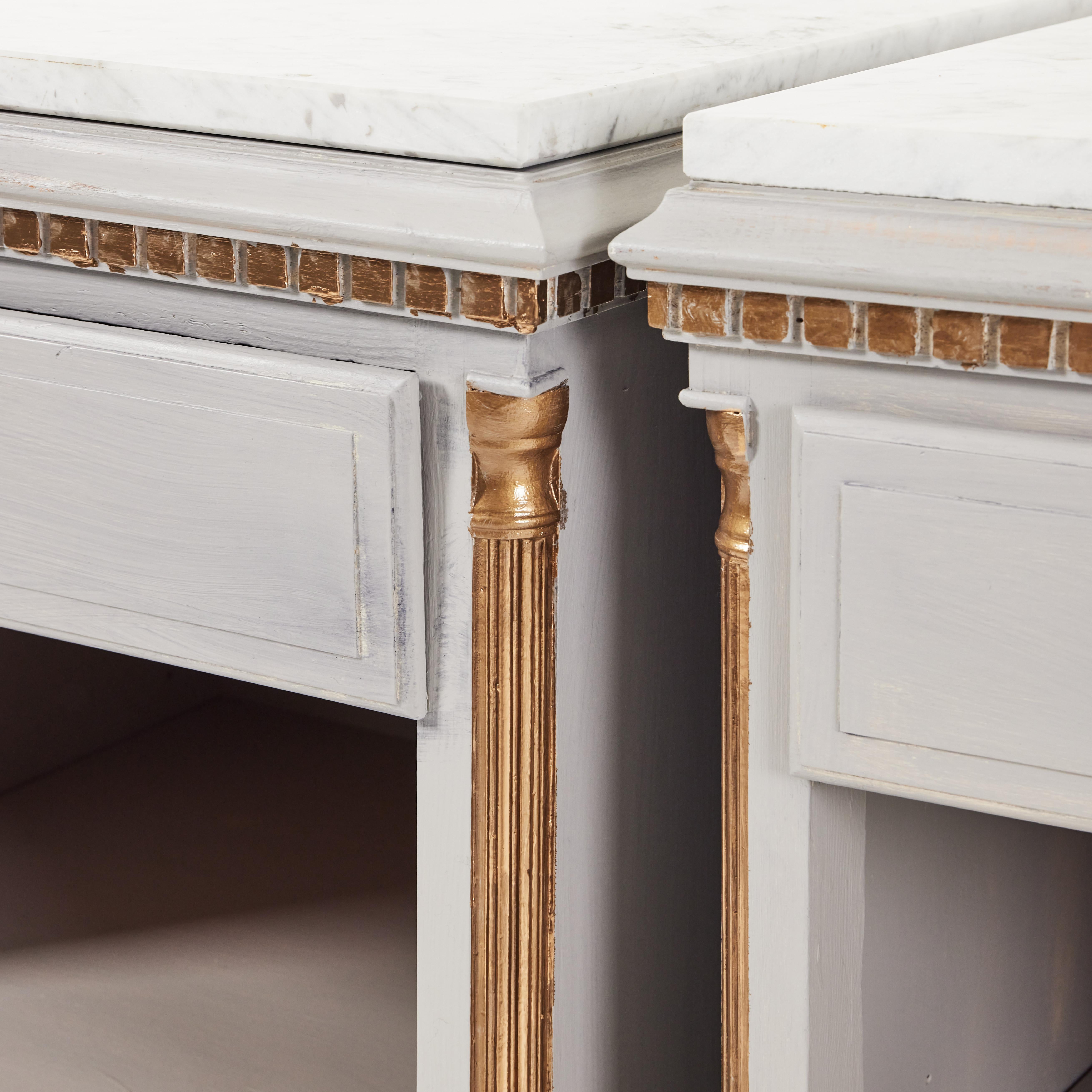 Pair of Gustavian Bedside Table wuth Marble Top In Good Condition For Sale In Crowthorne, Surrey