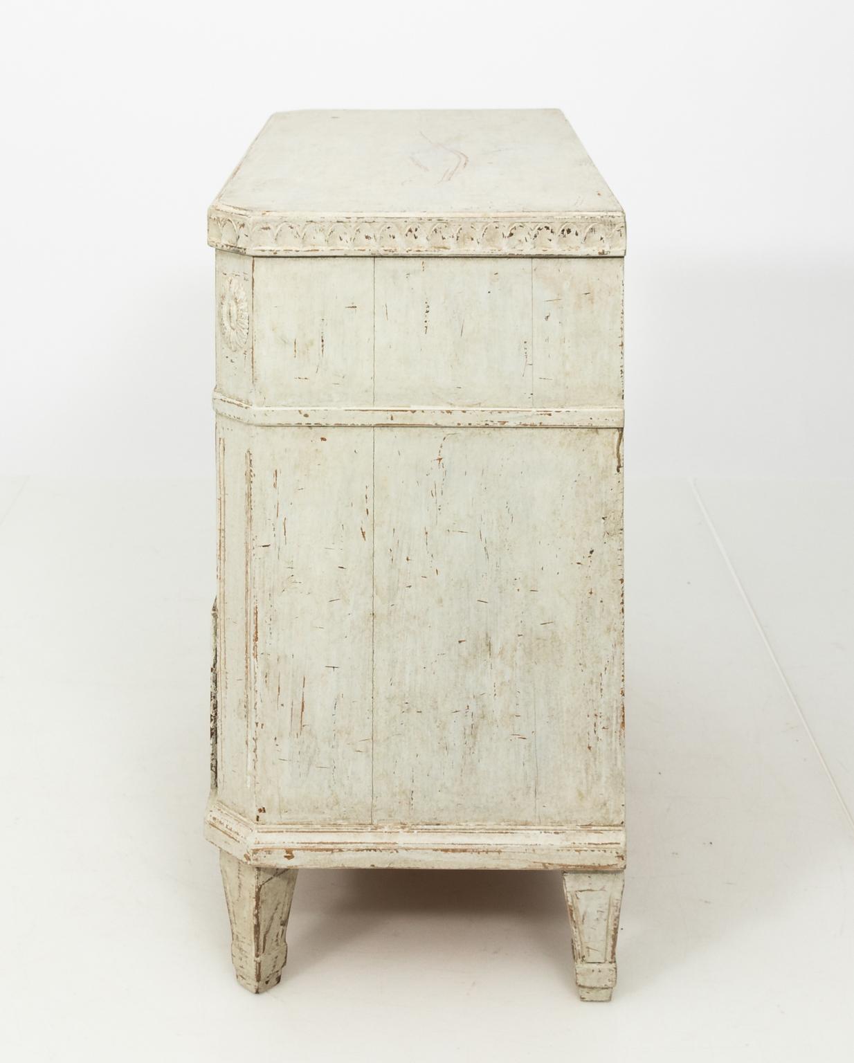 Pair of Gustavian Commodes 4
