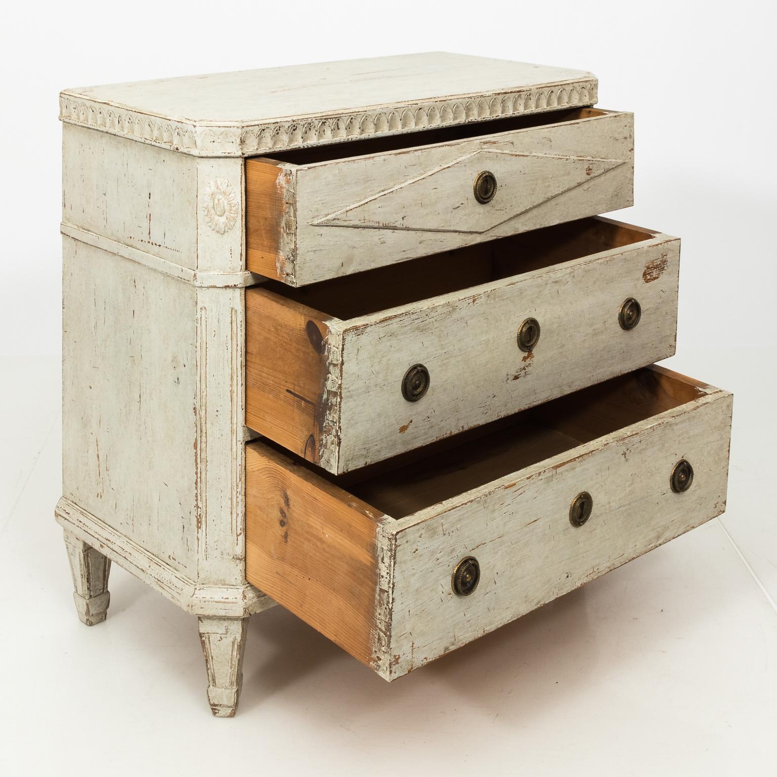 Pair of Gustavian Commodes 12
