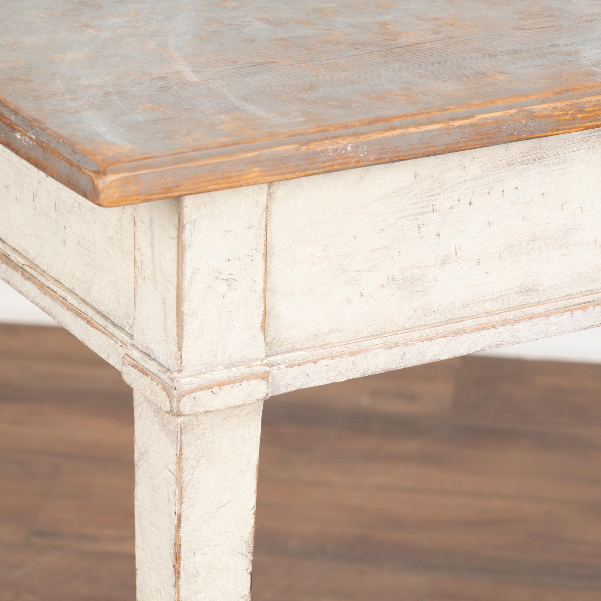 Pair of Gustavian Gray Painted Pine Side Tables, Sweden circa 1890 For Sale 3