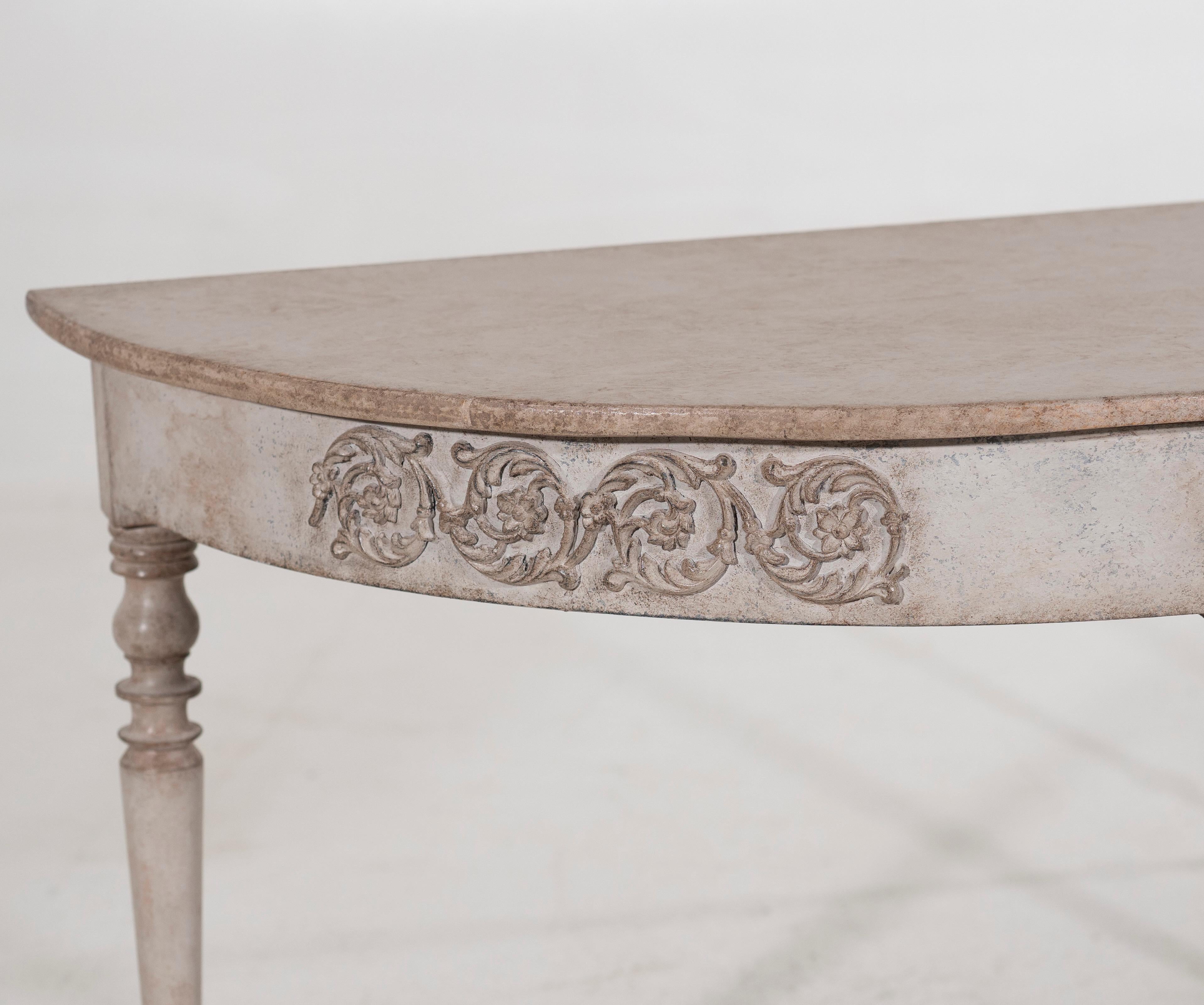 Pair of Gustavian half-moon tables, 19th C. In Good Condition For Sale In Aalsgaarde, DK