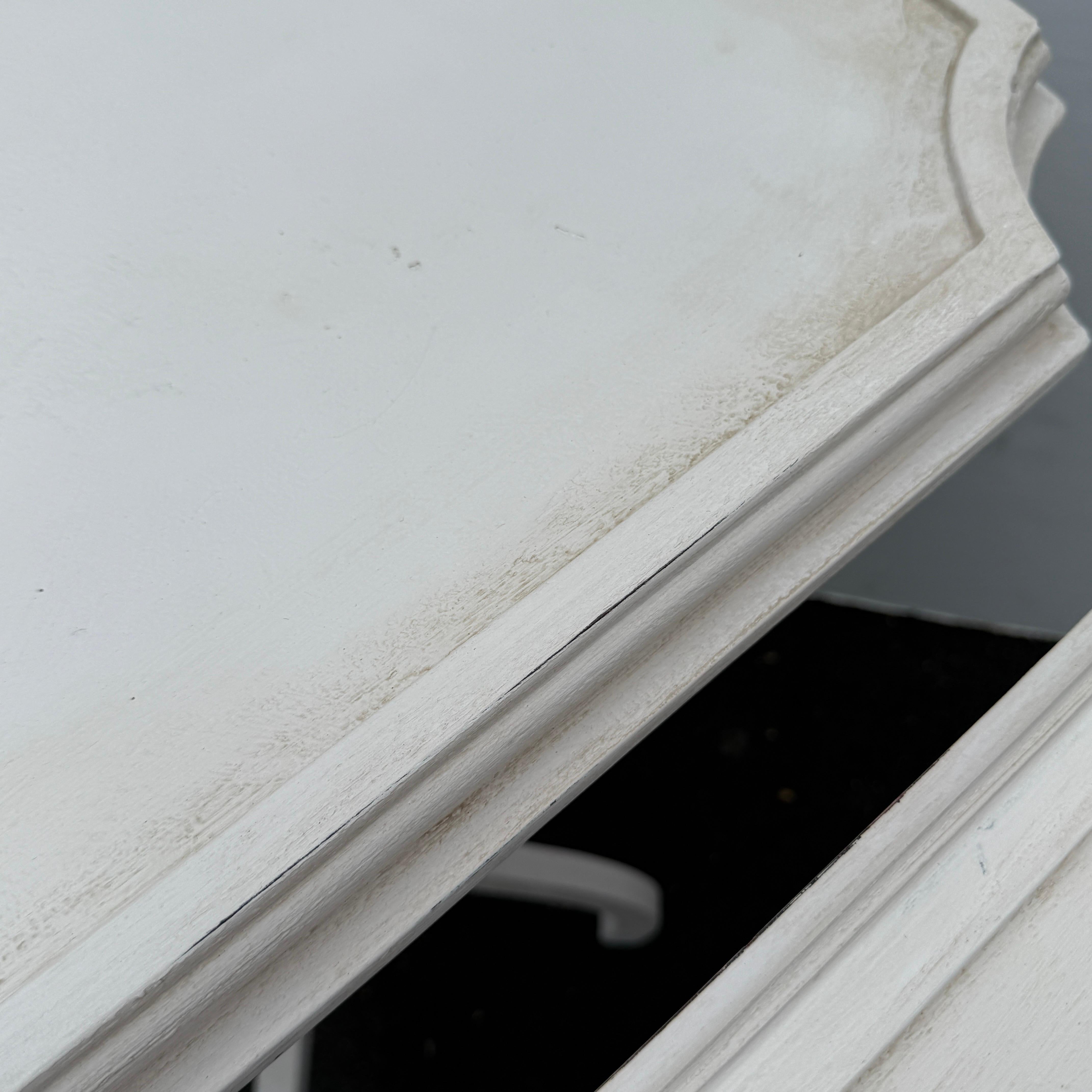 Pair of Painted Side End Tables Bedside For Sale 4