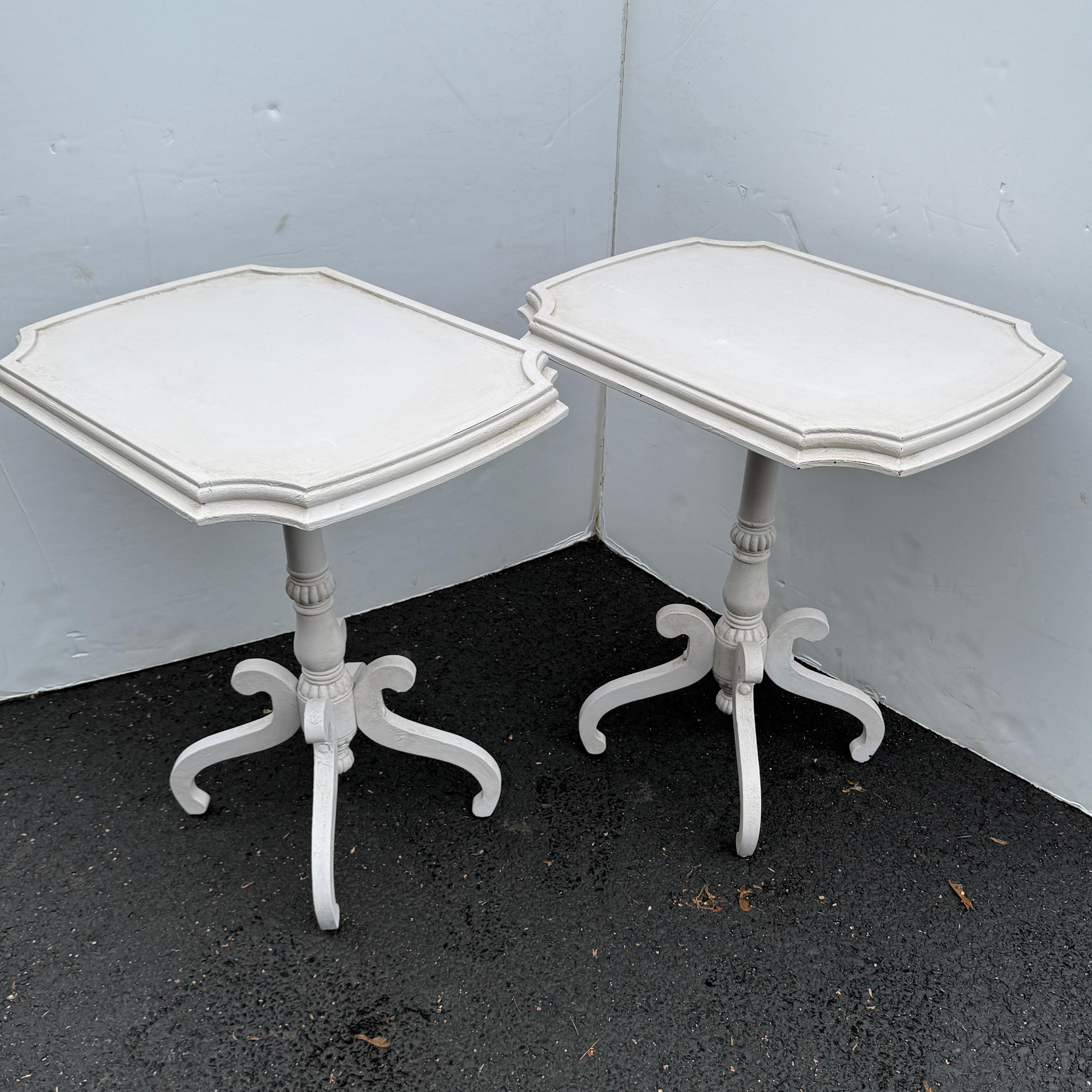 Gustavian Pair of Painted Side End Tables Bedside For Sale