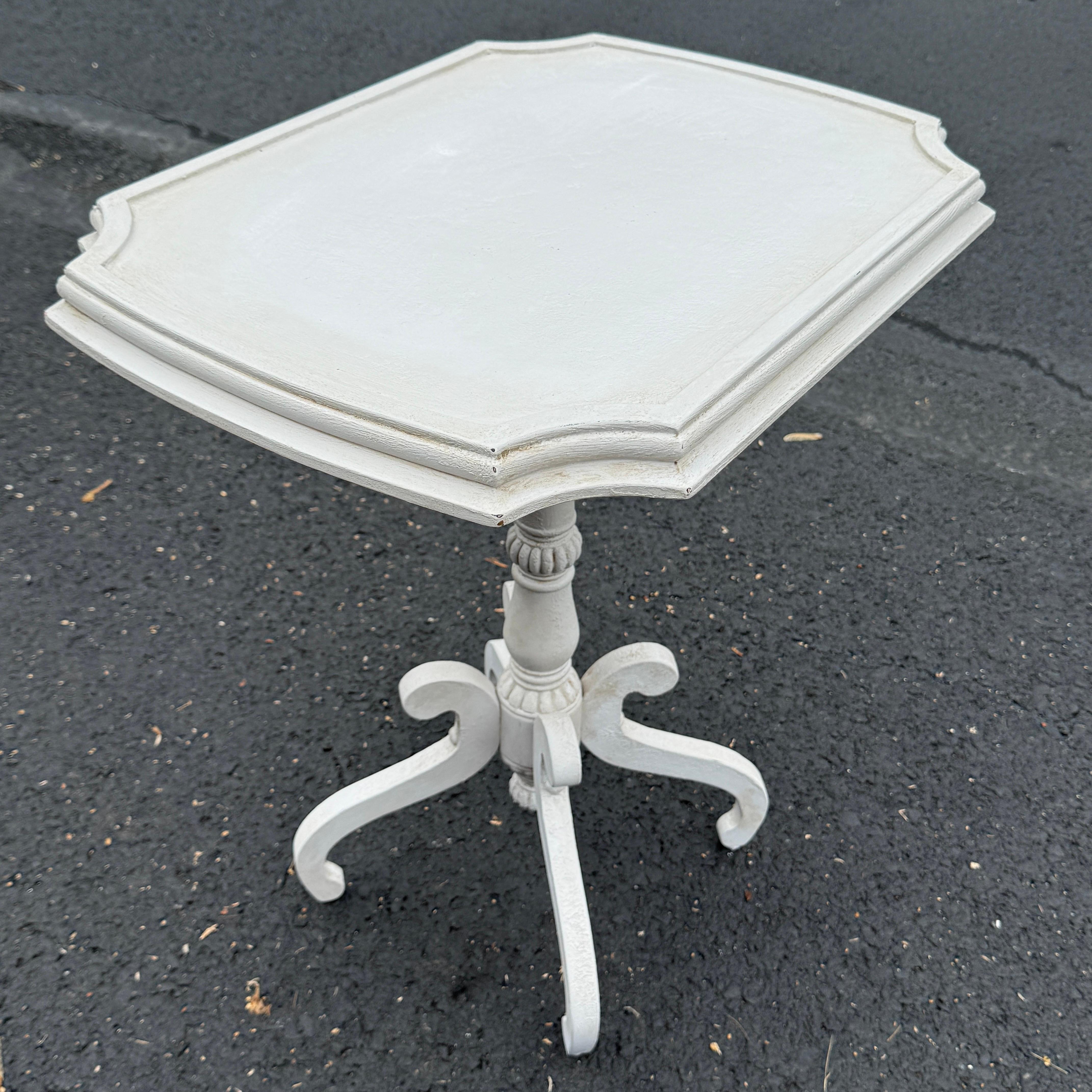 Hand-Painted Pair of Painted Side End Tables Bedside For Sale