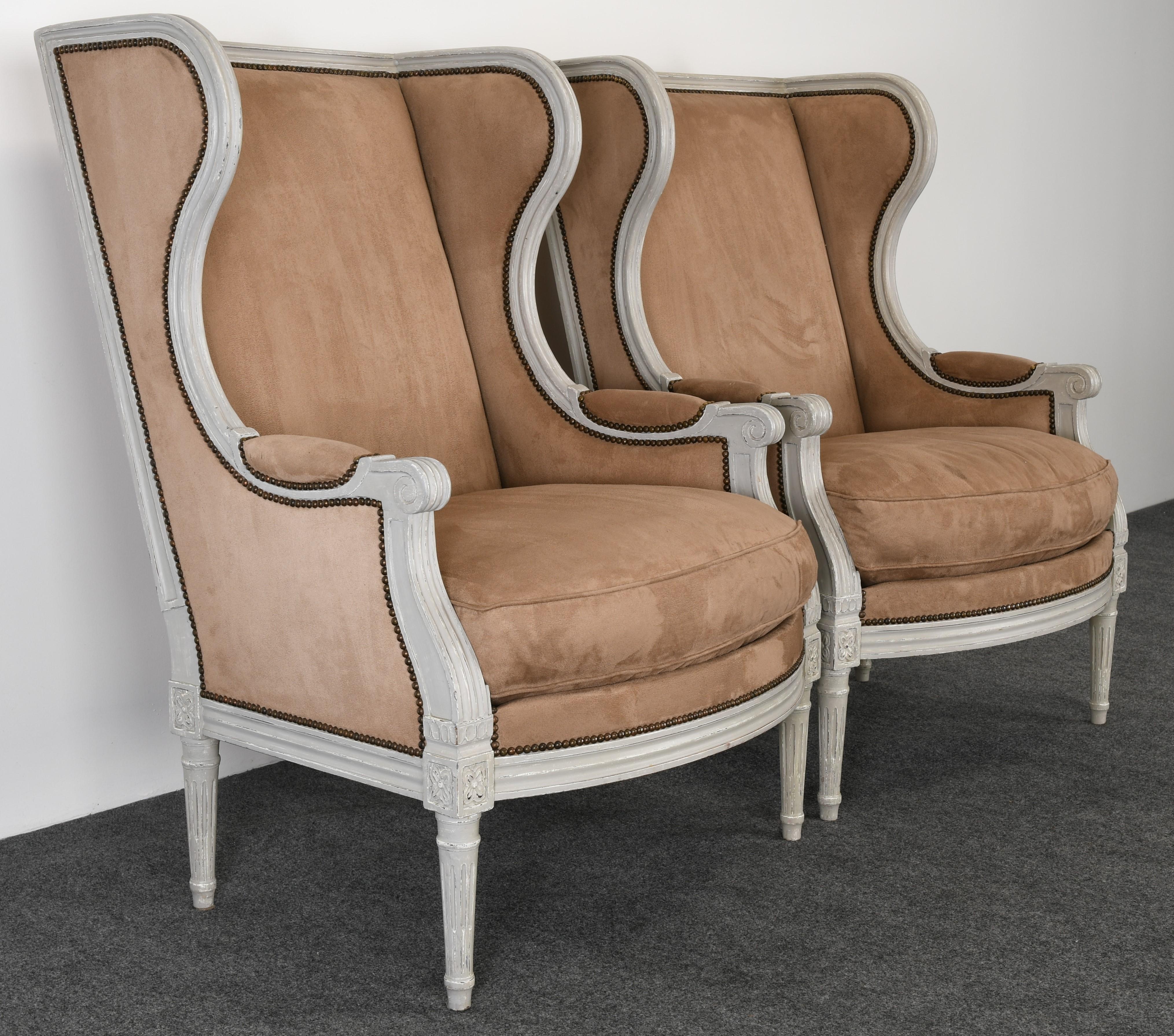 Pair of Gustavian Louis XVI Style Wingback Chairs, 1980s In Good Condition In Hamburg, PA